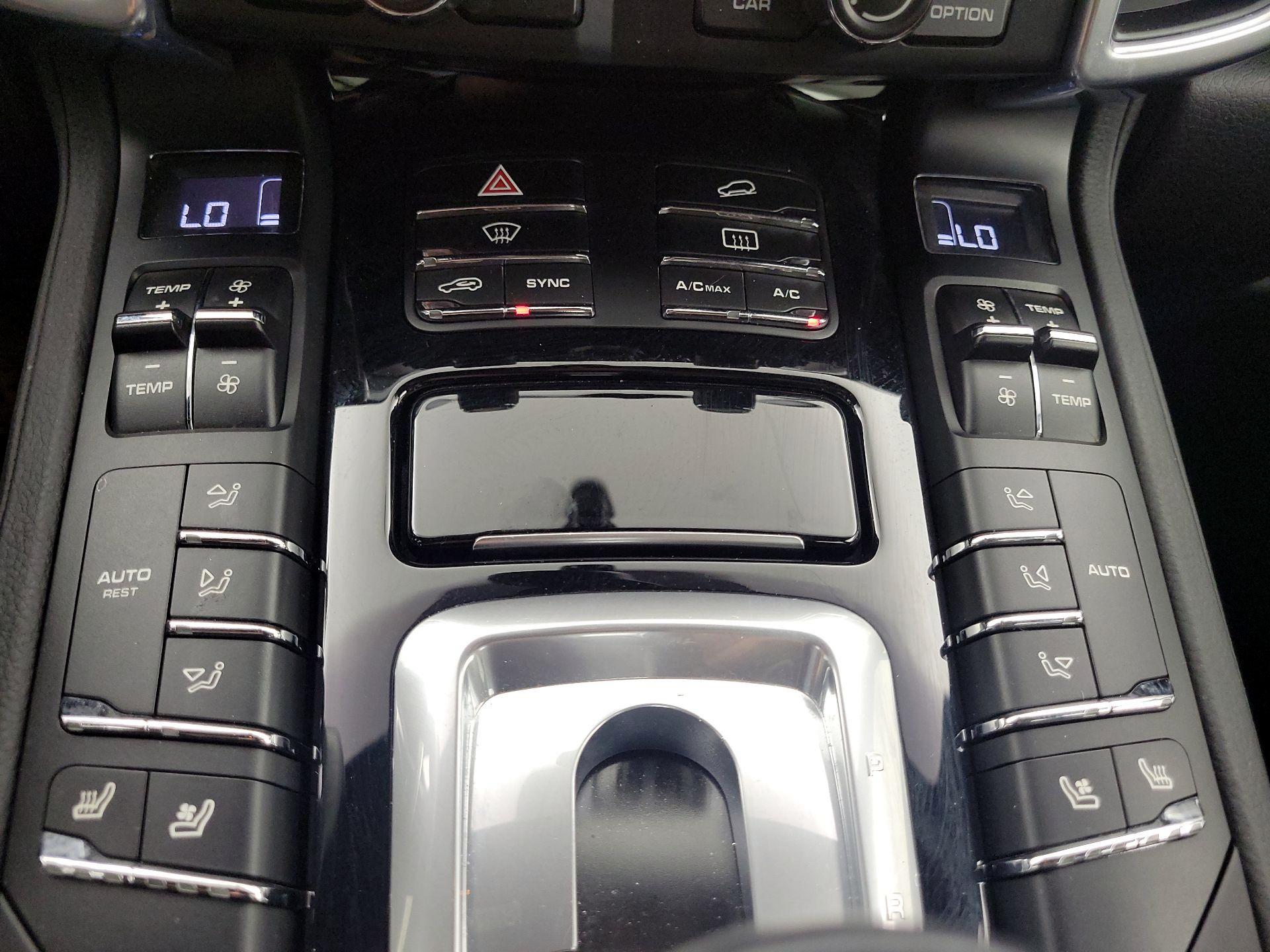 Thumbnail: 2016 Porsche Cayenne - 17