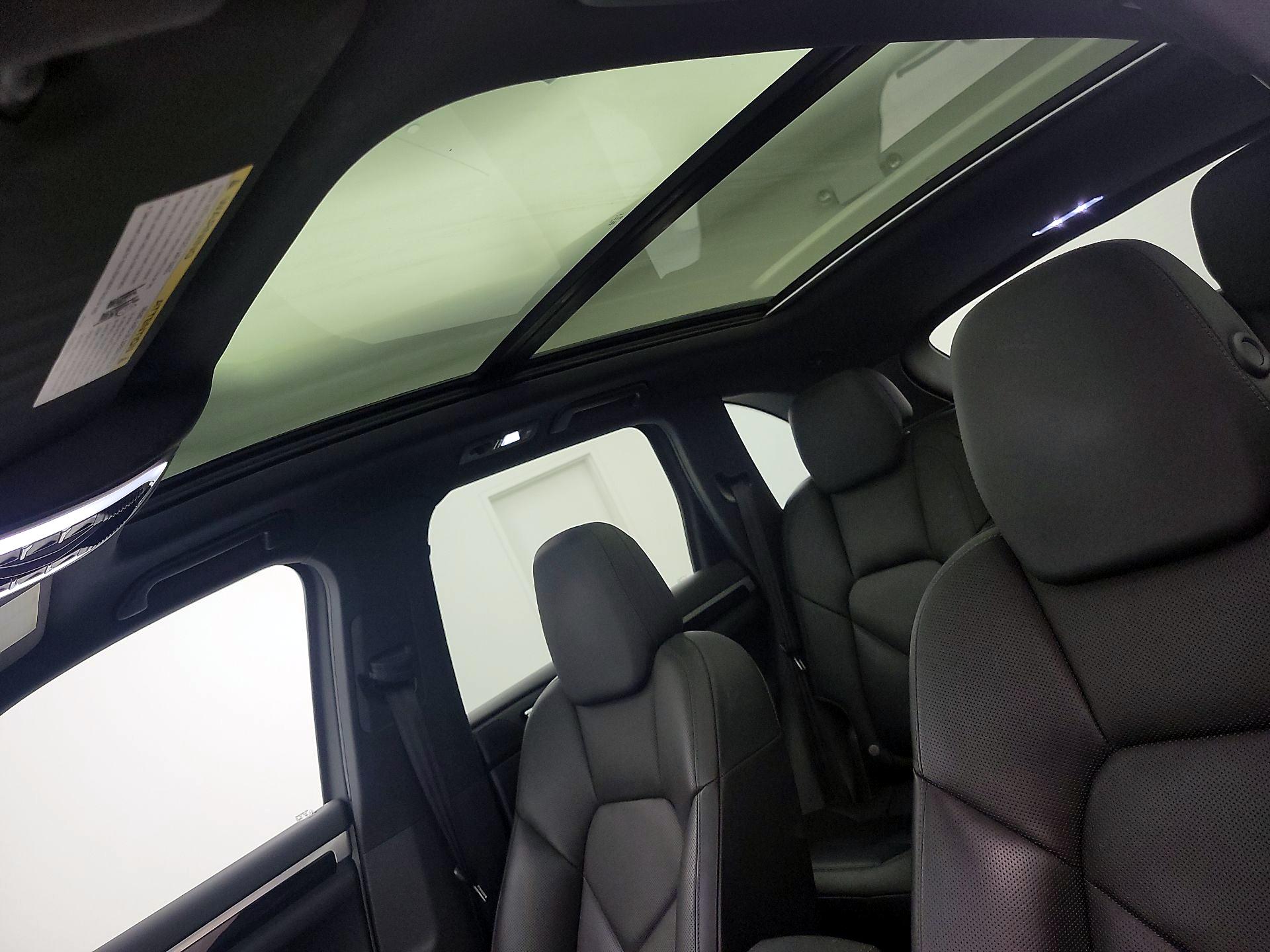 Thumbnail: 2016 Porsche Cayenne - 20