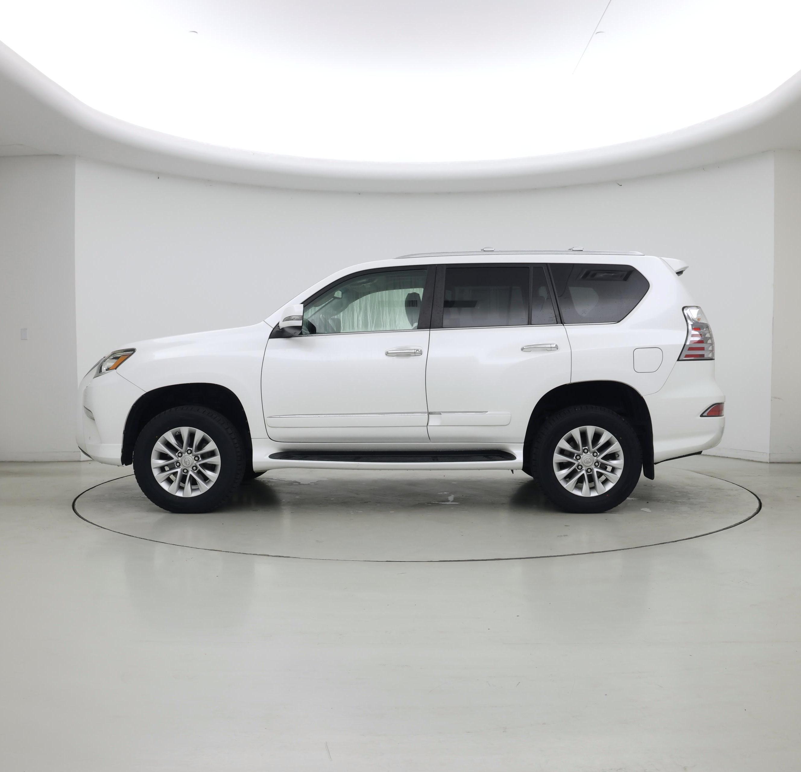 Thumbnail: 2016 Lexus GX - 3