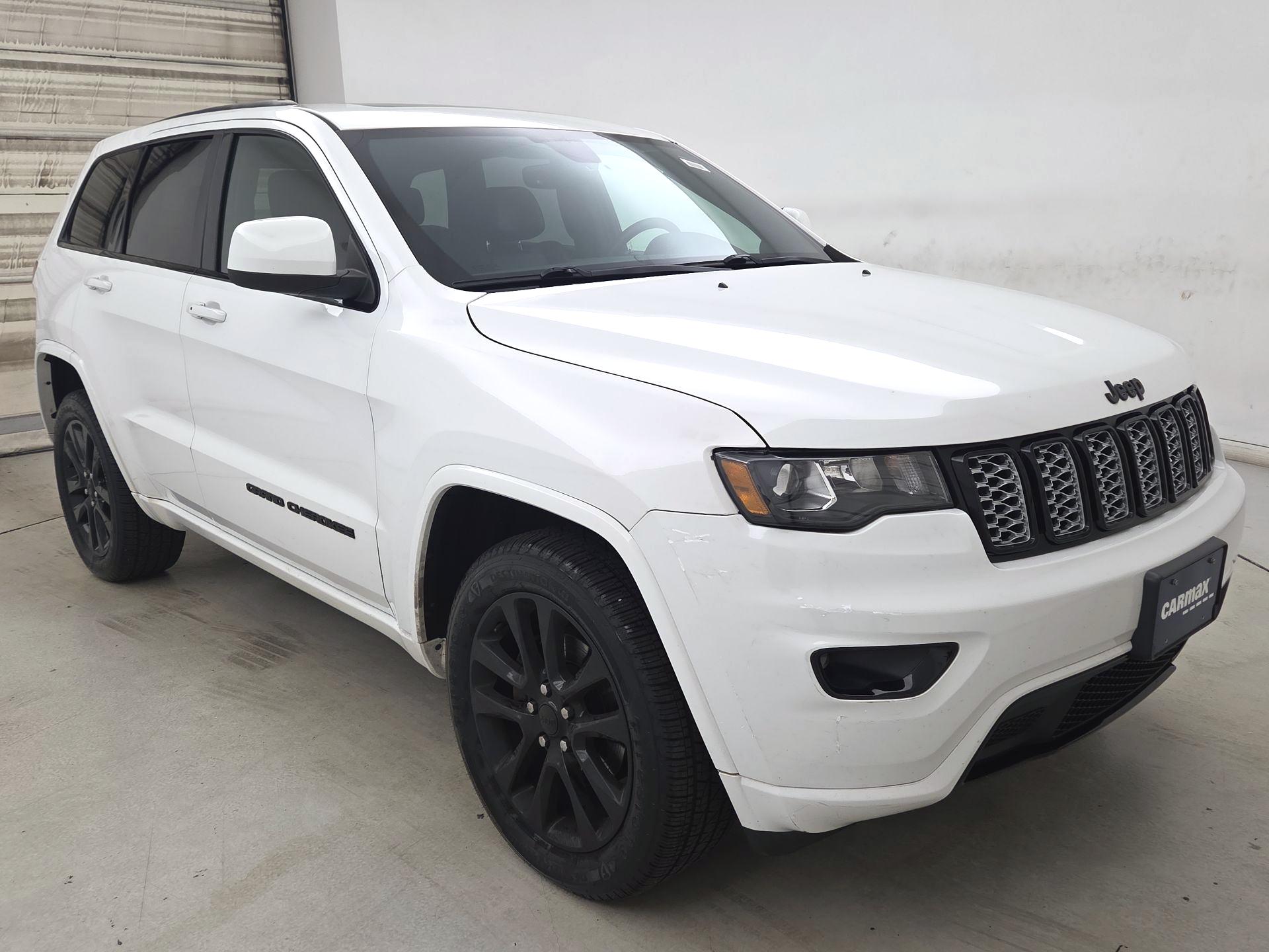 Thumbnail: 2017 Jeep Grand Cherokee - 1