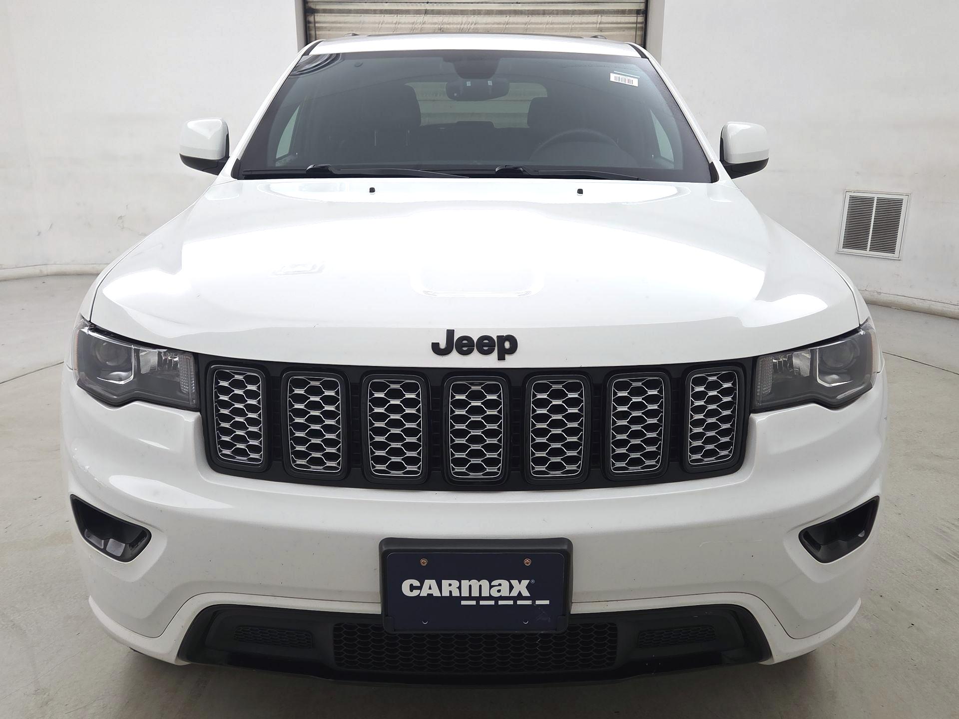 Thumbnail: 2017 Jeep Grand Cherokee - 2