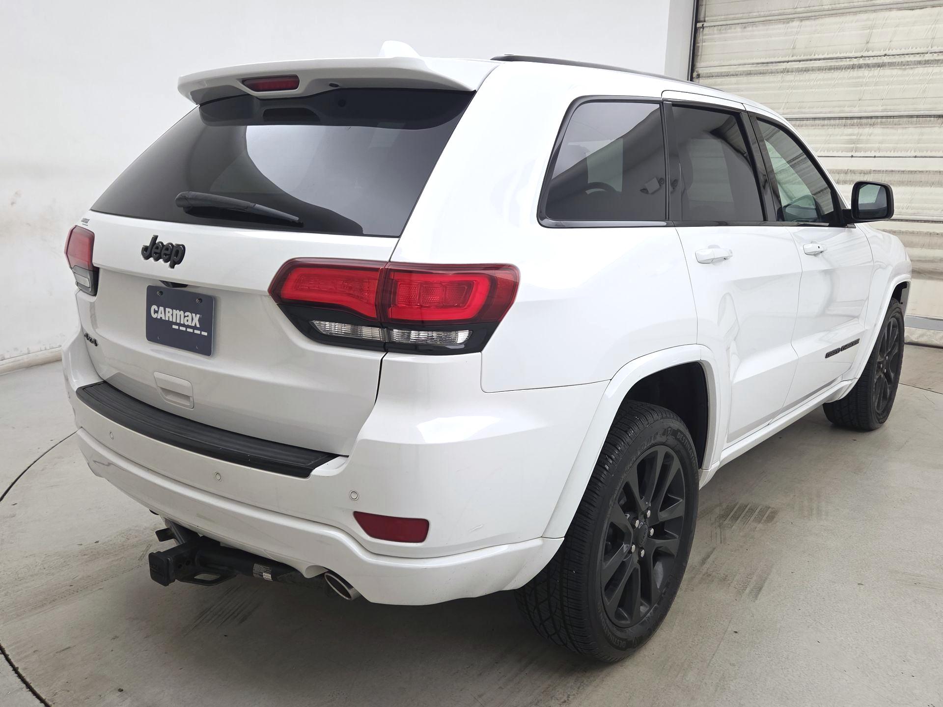 Thumbnail: 2017 Jeep Grand Cherokee - 5