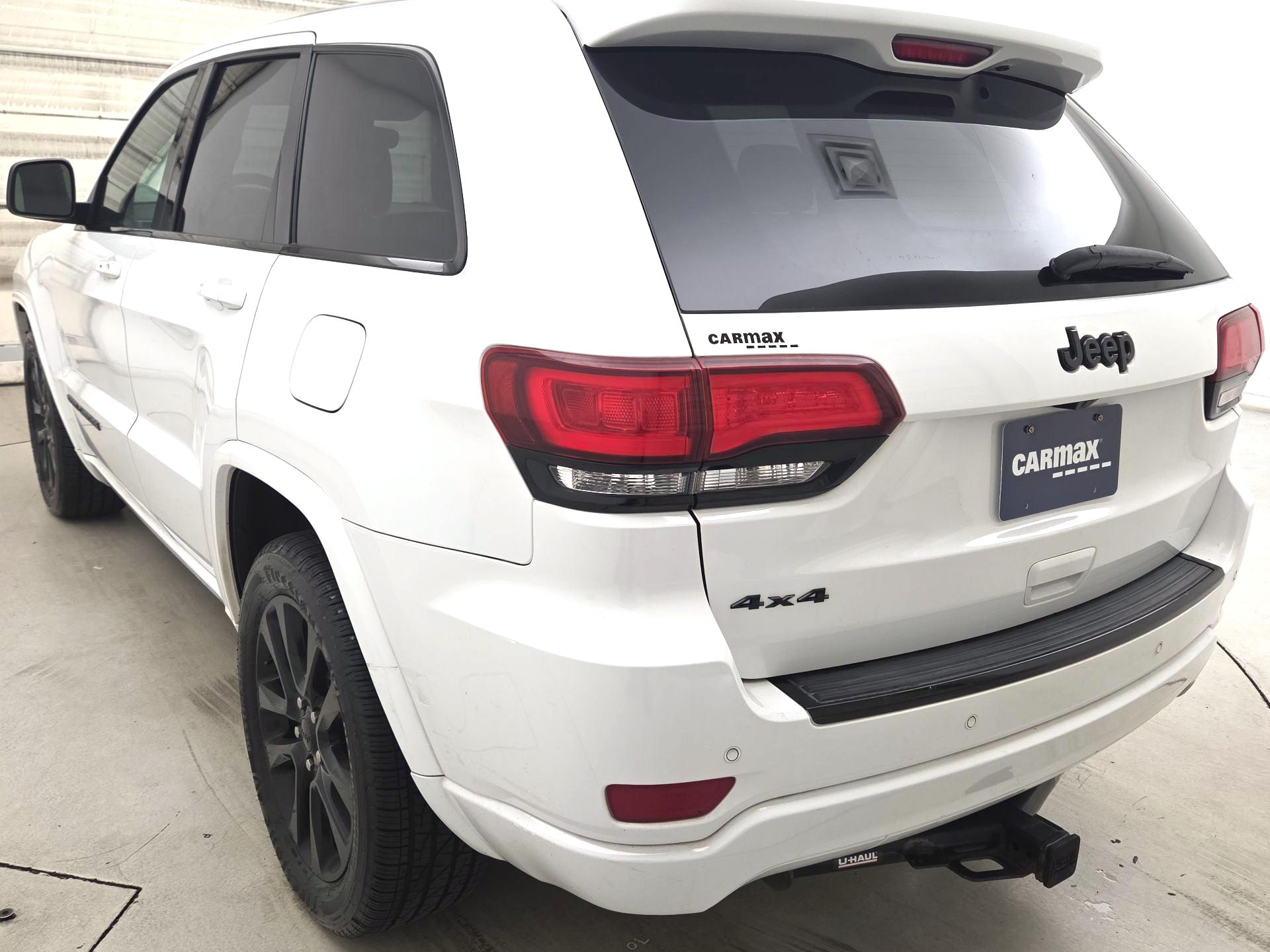 Thumbnail: 2017 Jeep Grand Cherokee - 7