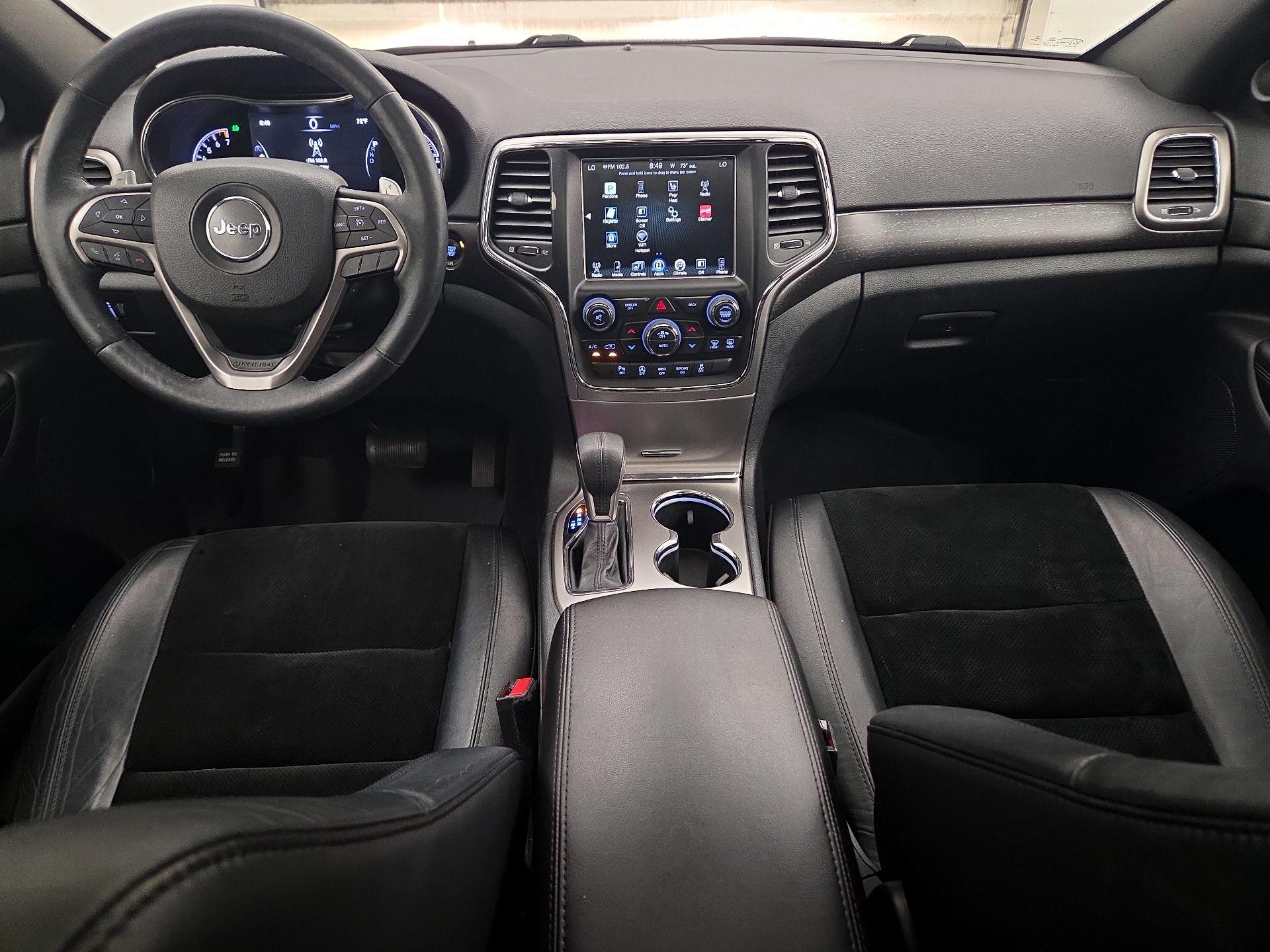 Thumbnail: 2017 Jeep Grand Cherokee - 8