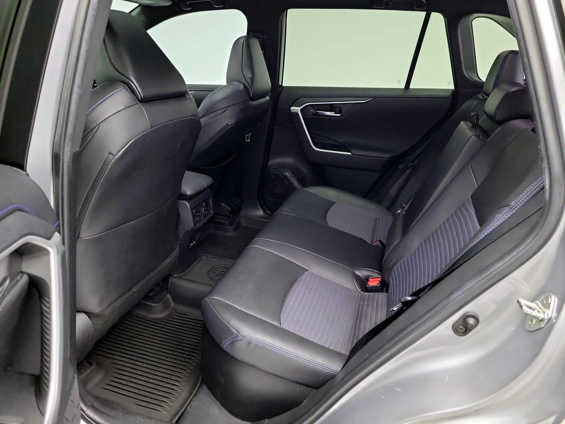 Thumbnail: 2022 Toyota RAV4 - 20