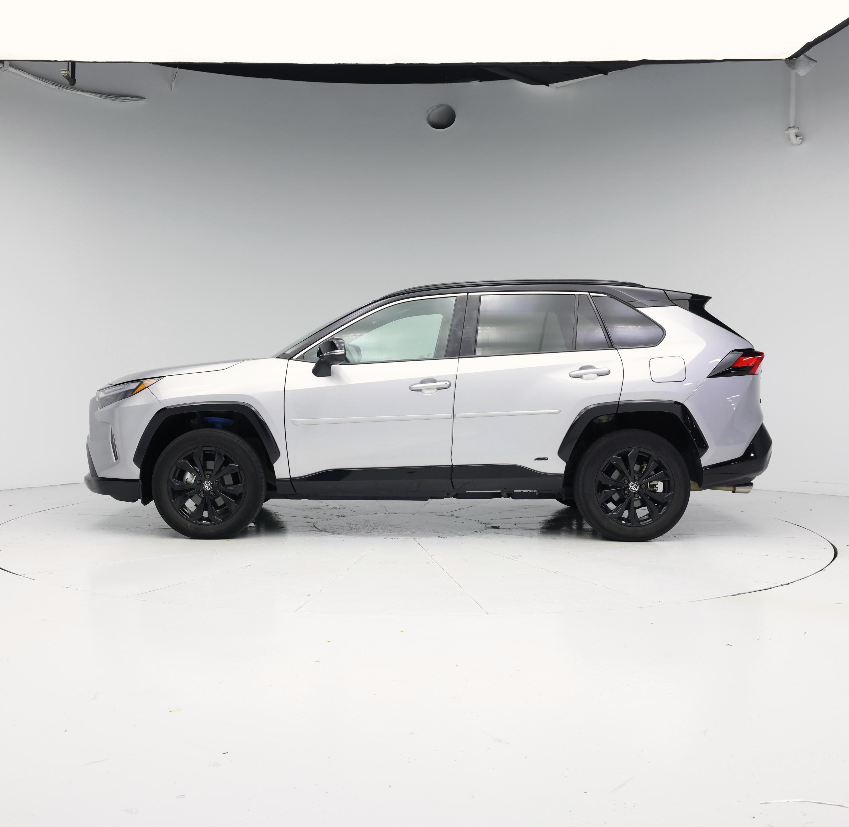 Thumbnail: 2022 Toyota RAV4 - 3