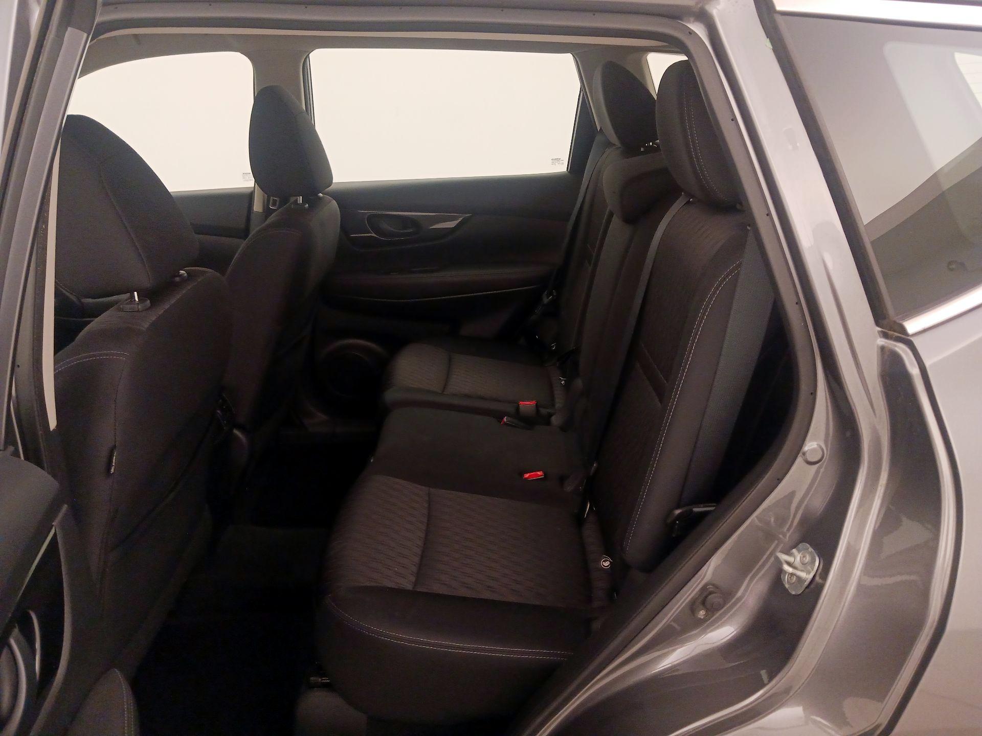 Thumbnail: 2019 Nissan Rogue - 19