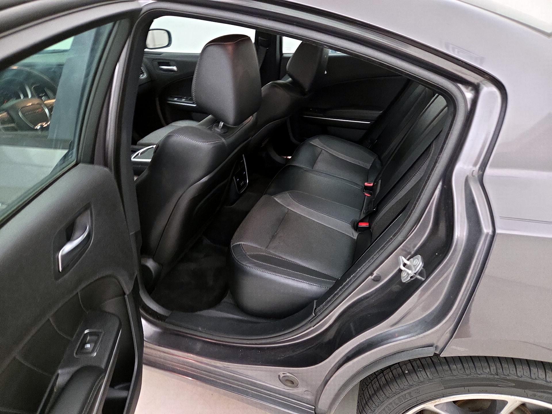 Thumbnail: 2015 Dodge Charger - 20