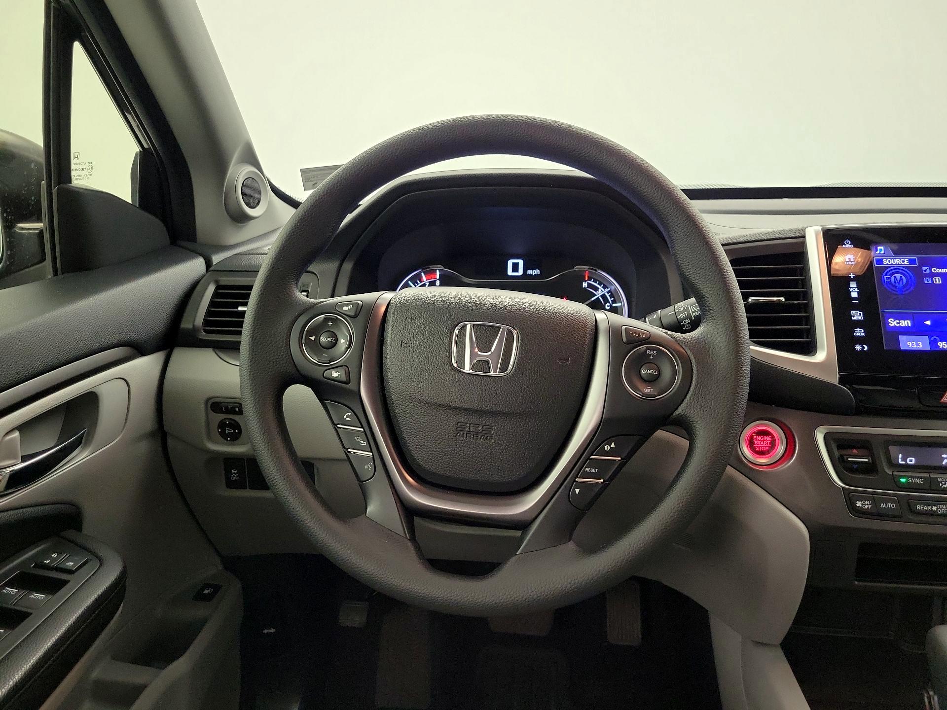 Thumbnail: 2018 Honda Pilot - 10