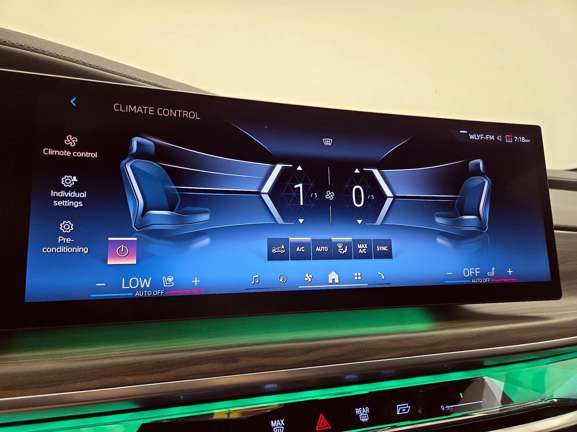 Thumbnail: 2023 BMW i7 - 17
