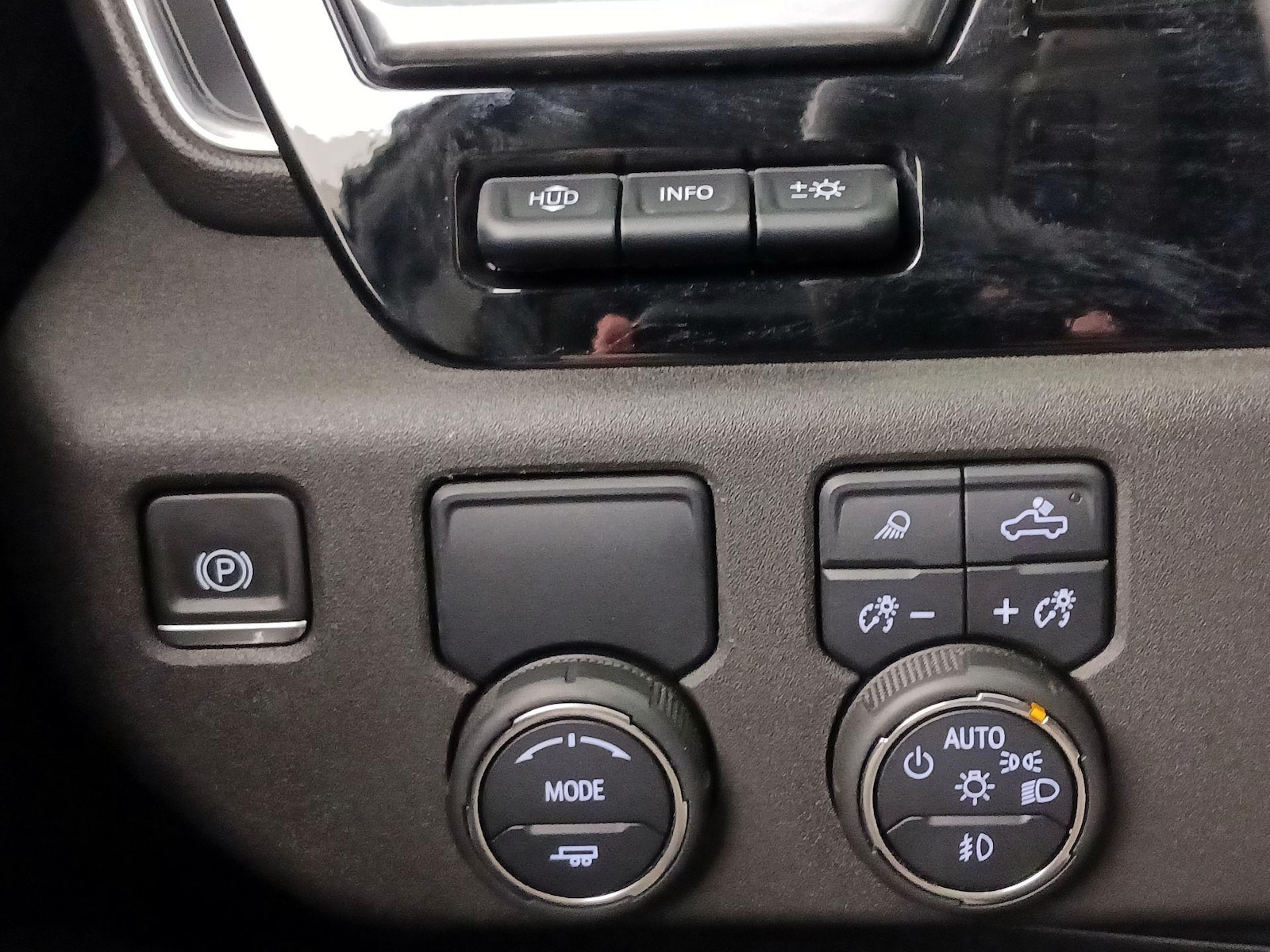 2022 Chevrolet Silverado 1500 LTZ - Photo 14