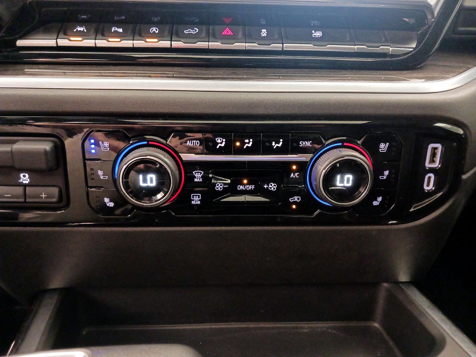 2022 Chevrolet Silverado 1500 LTZ - Photo 17