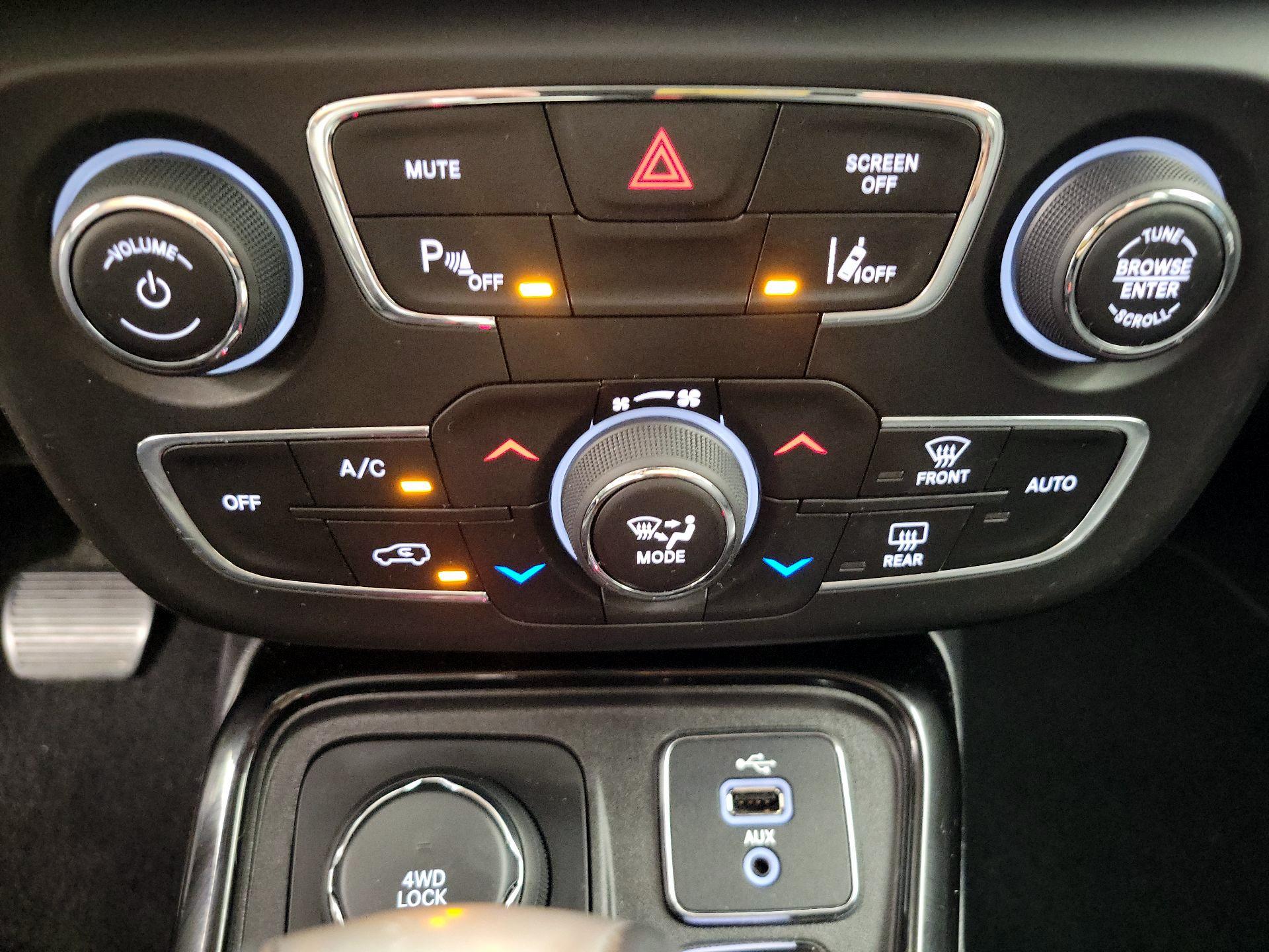 Thumbnail: 2018 Jeep Compass - 17