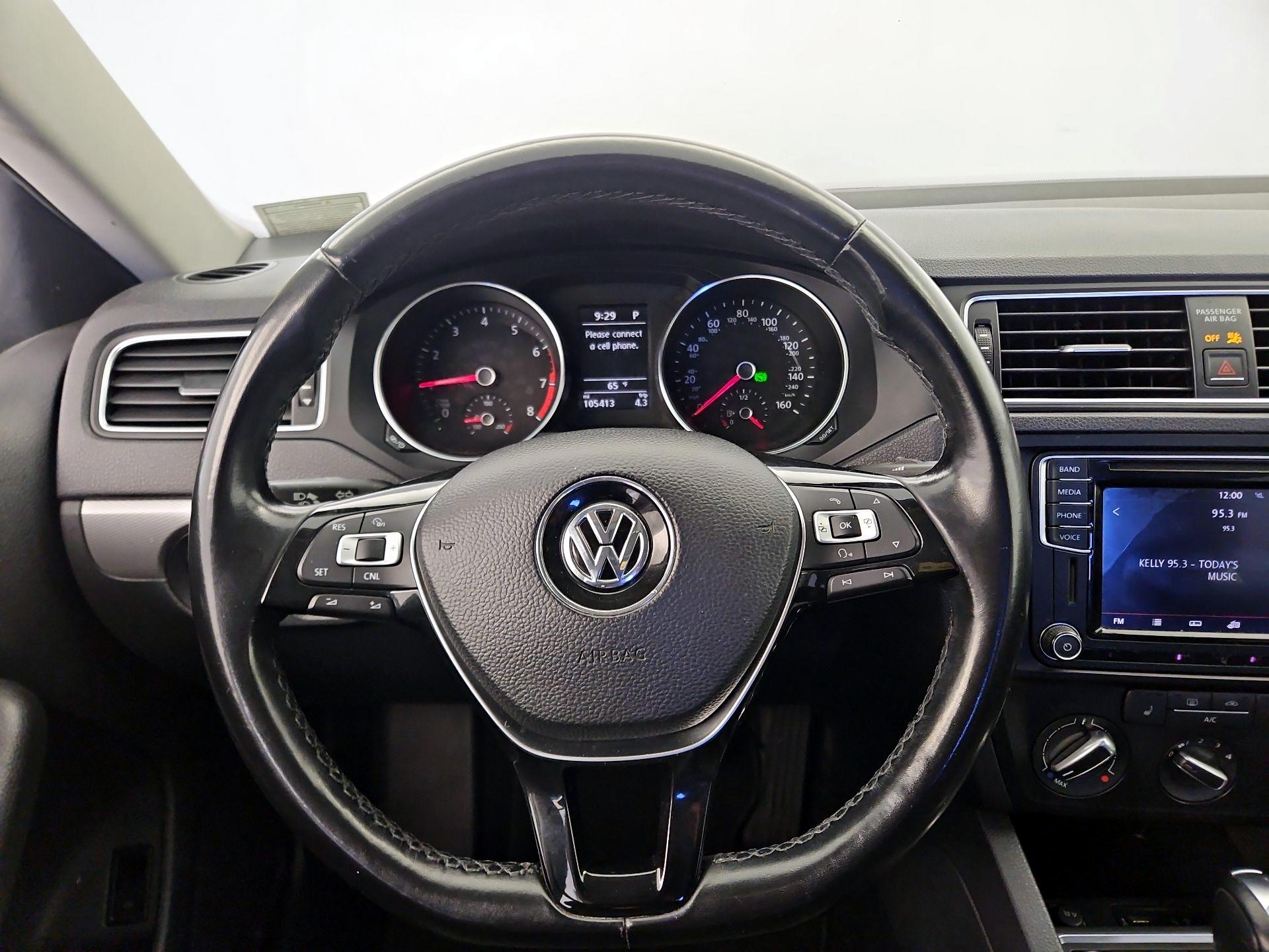 Thumbnail: 2017 Volkswagen Jetta - 10