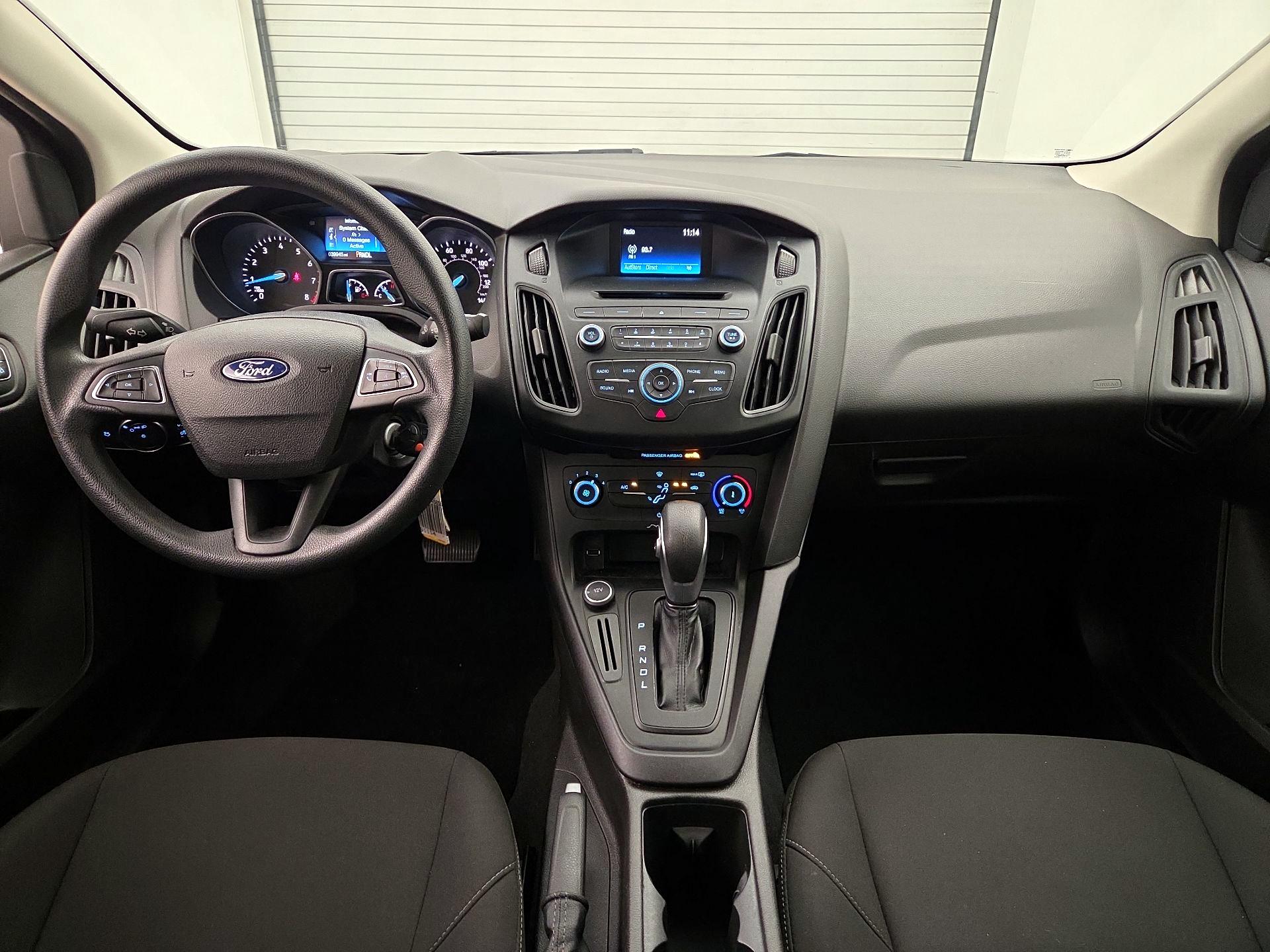 Thumbnail: 2015 Ford Focus - 9