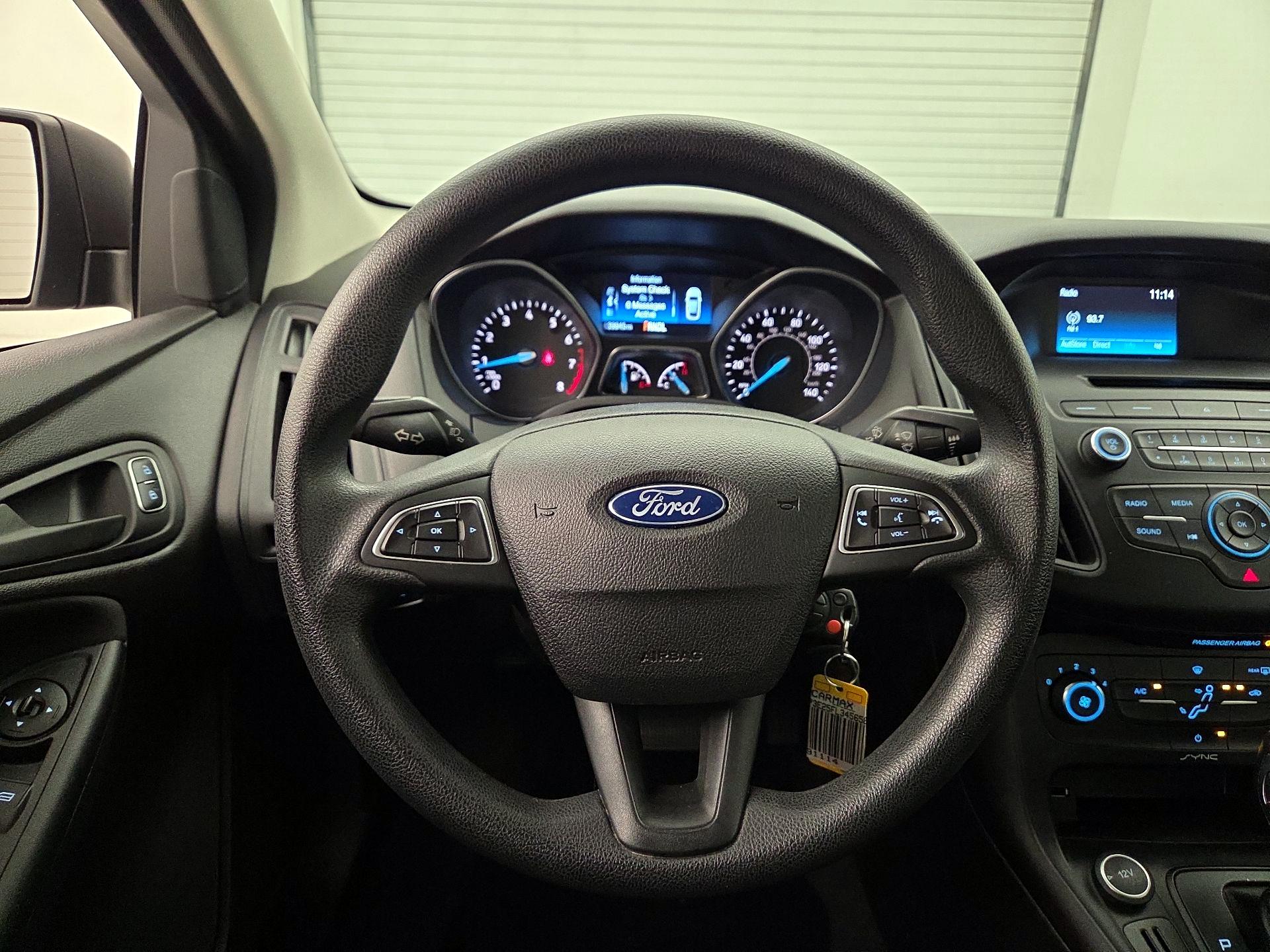 Thumbnail: 2015 Ford Focus - 10