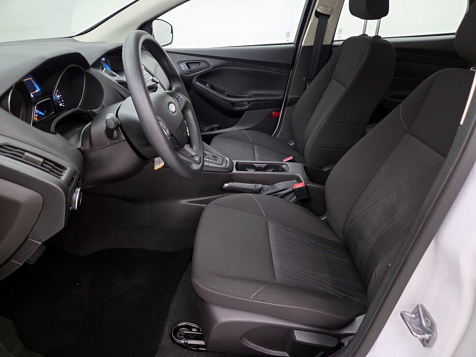 Thumbnail: 2015 Ford Focus - 11