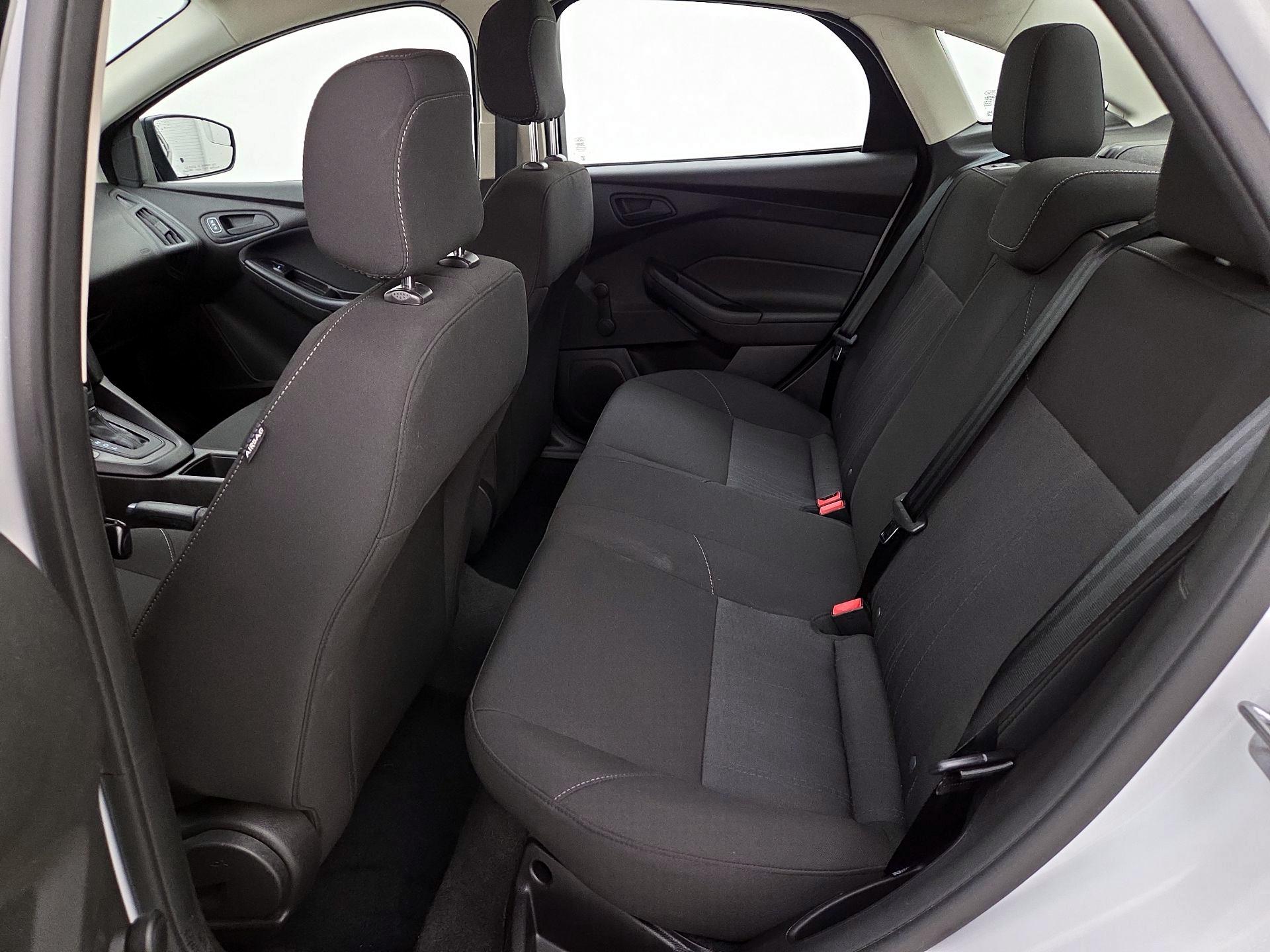 Thumbnail: 2015 Ford Focus - 18