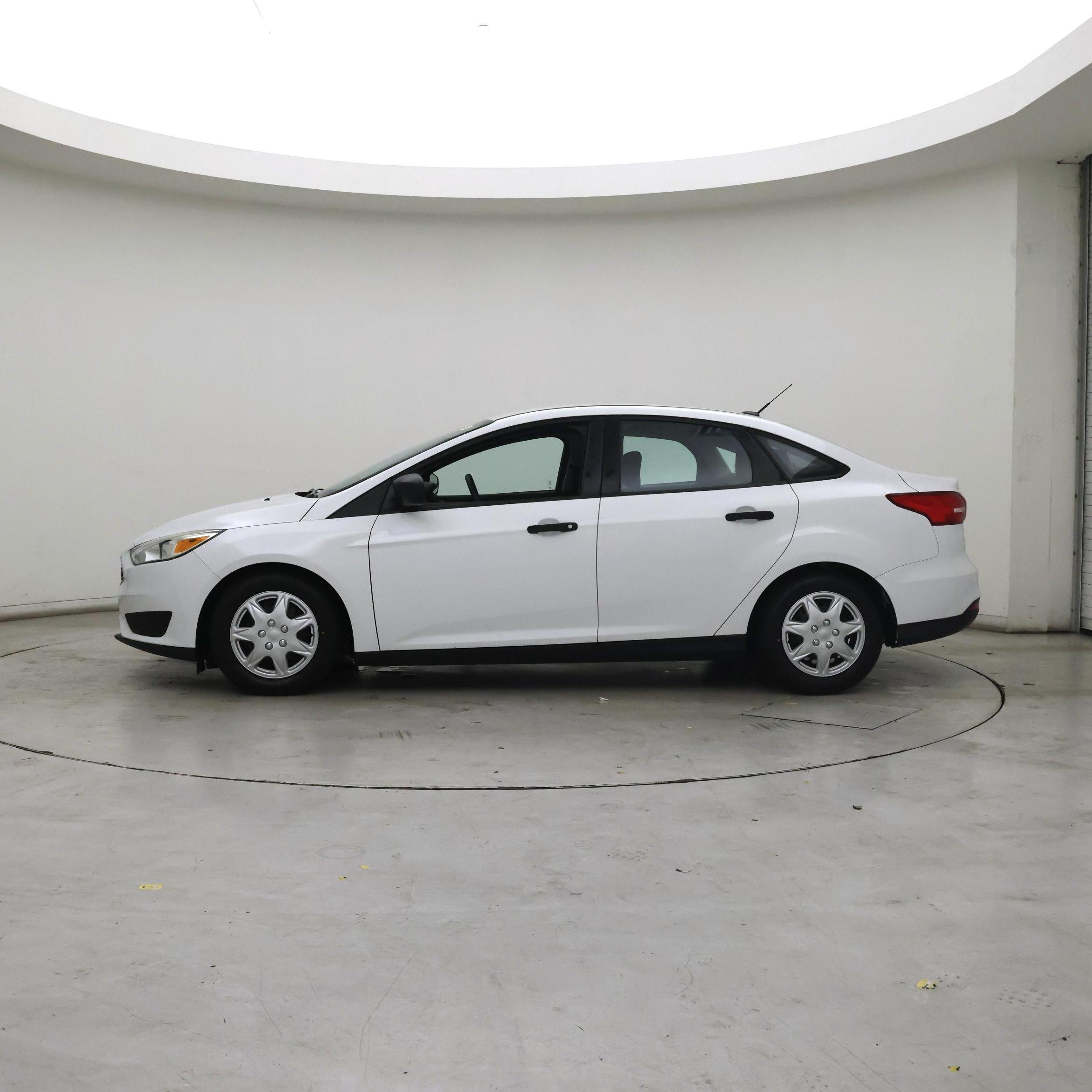 Thumbnail: 2015 Ford Focus - 3