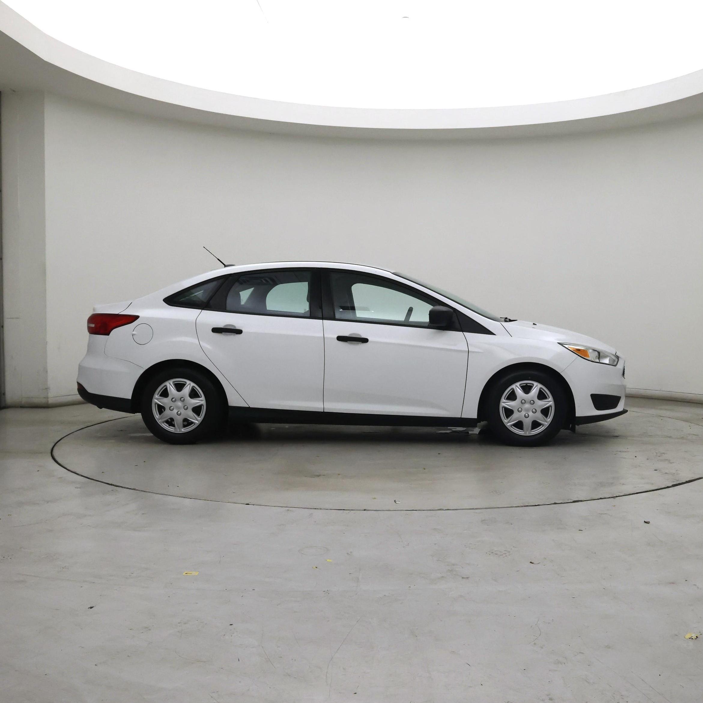 Thumbnail: 2015 Ford Focus - 7