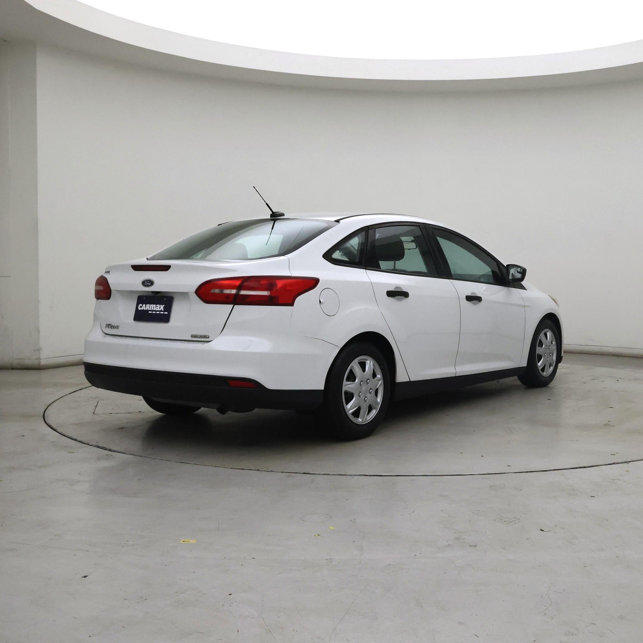 Thumbnail: 2015 Ford Focus - 8