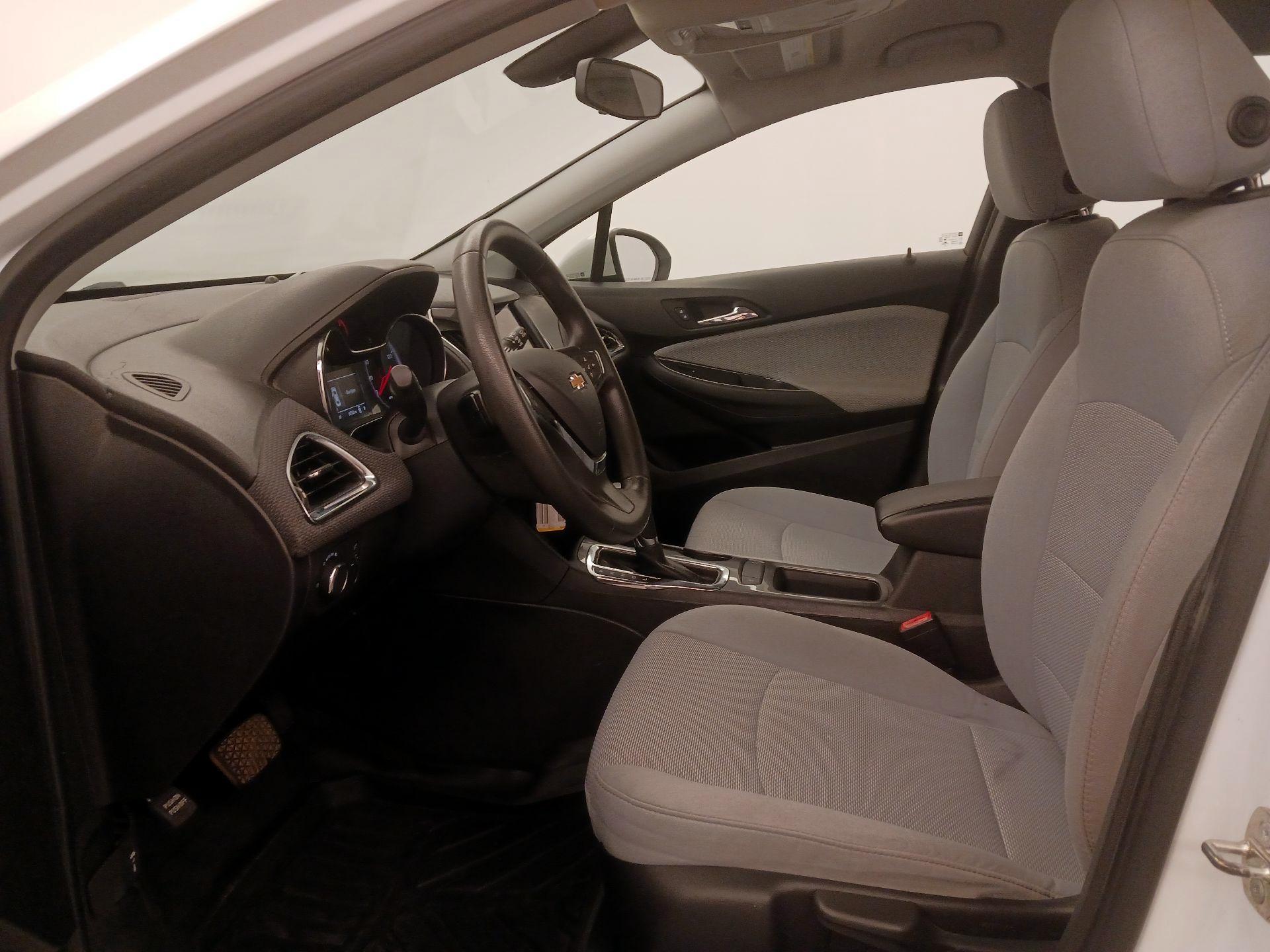 Thumbnail: 2019 Chevrolet Cruze - 11