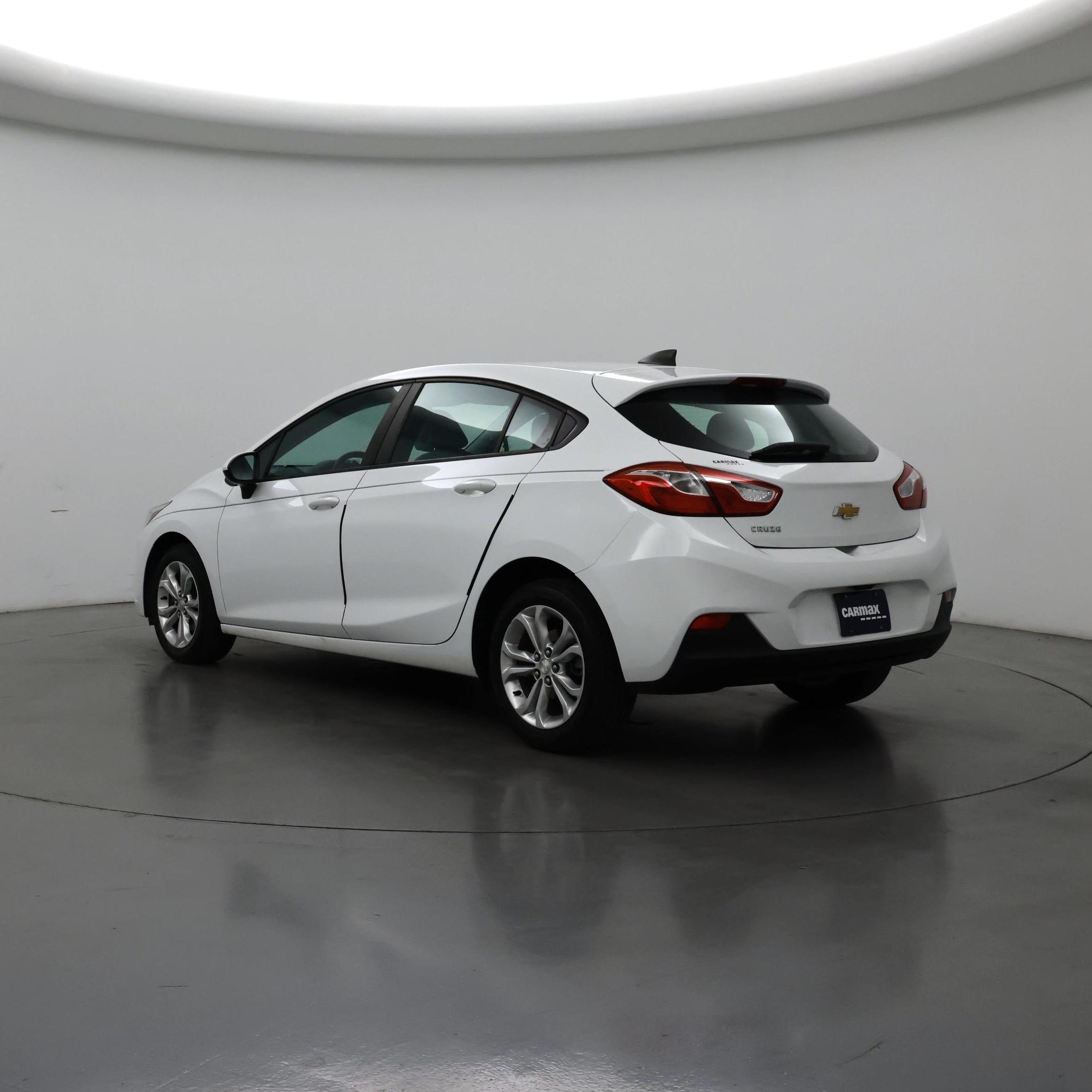 Thumbnail: 2019 Chevrolet Cruze - 2