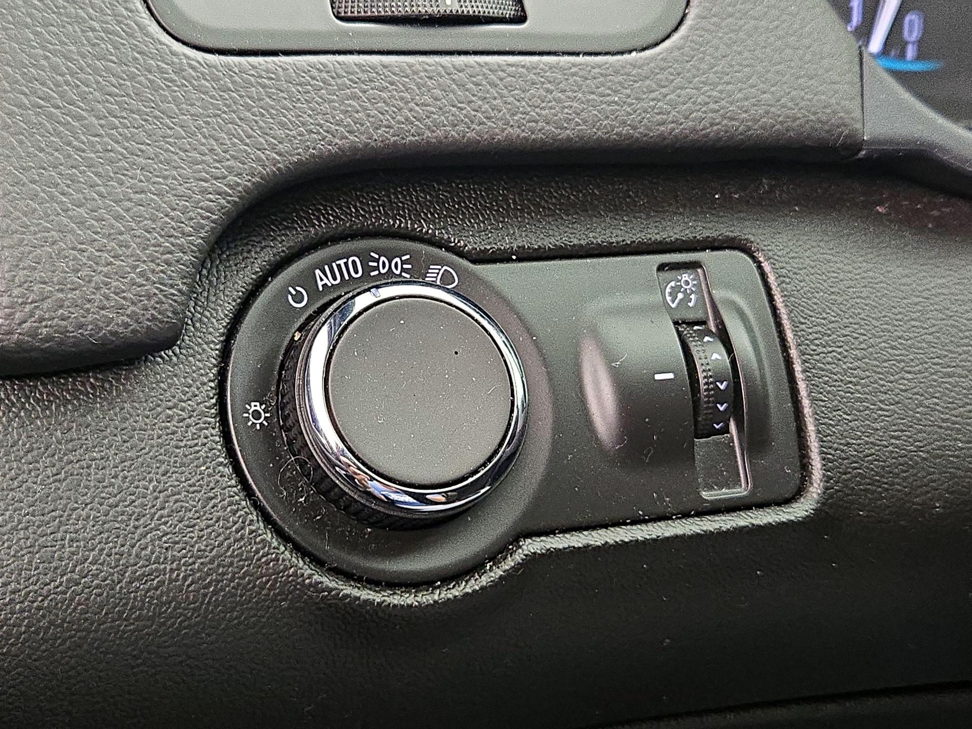 Thumbnail: 2016 Buick Regal - 13