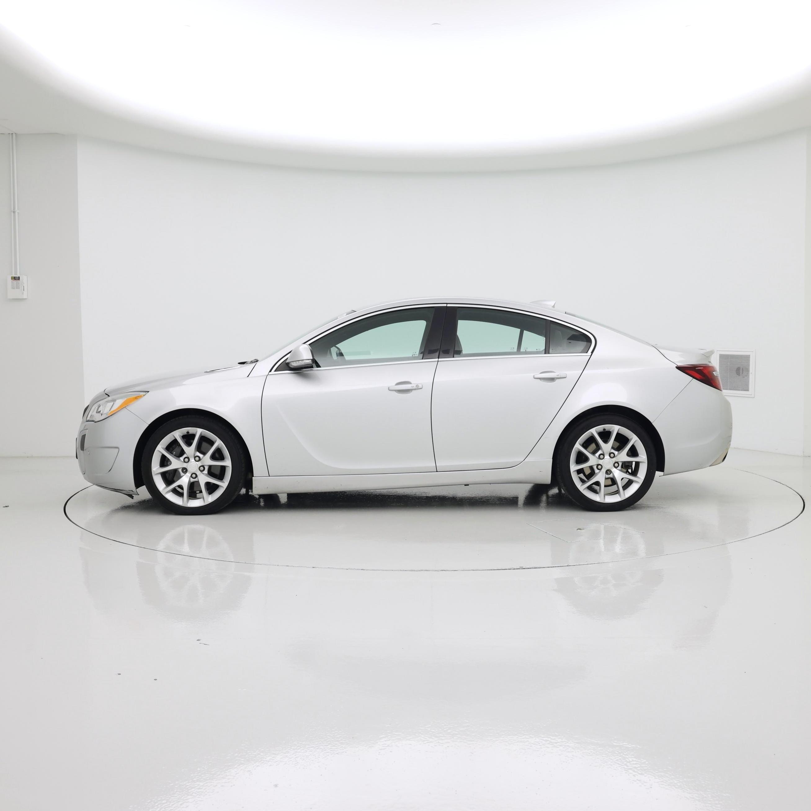 Thumbnail: 2016 Buick Regal - 3