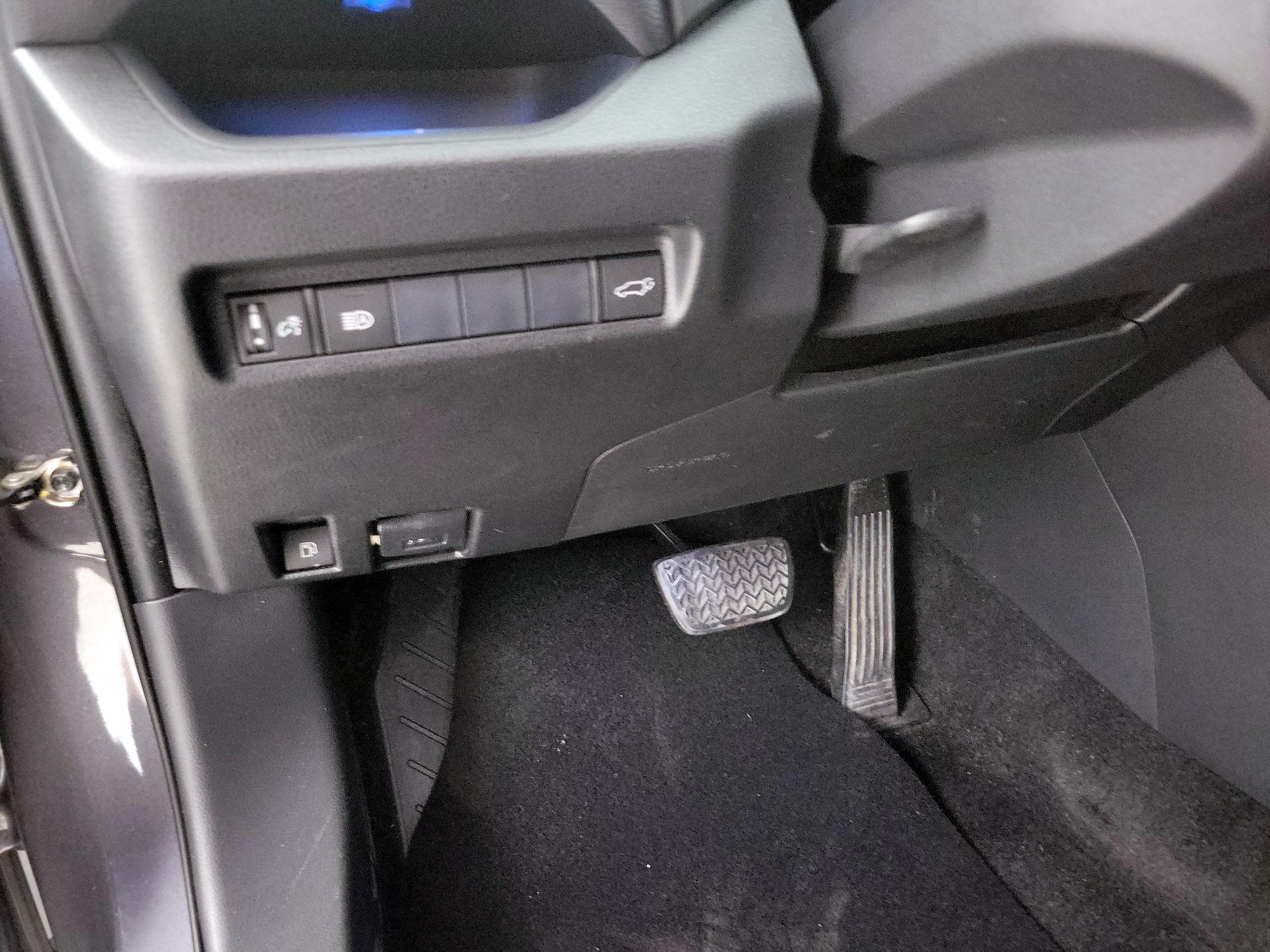 Thumbnail: 2019 Toyota RAV4 - 13