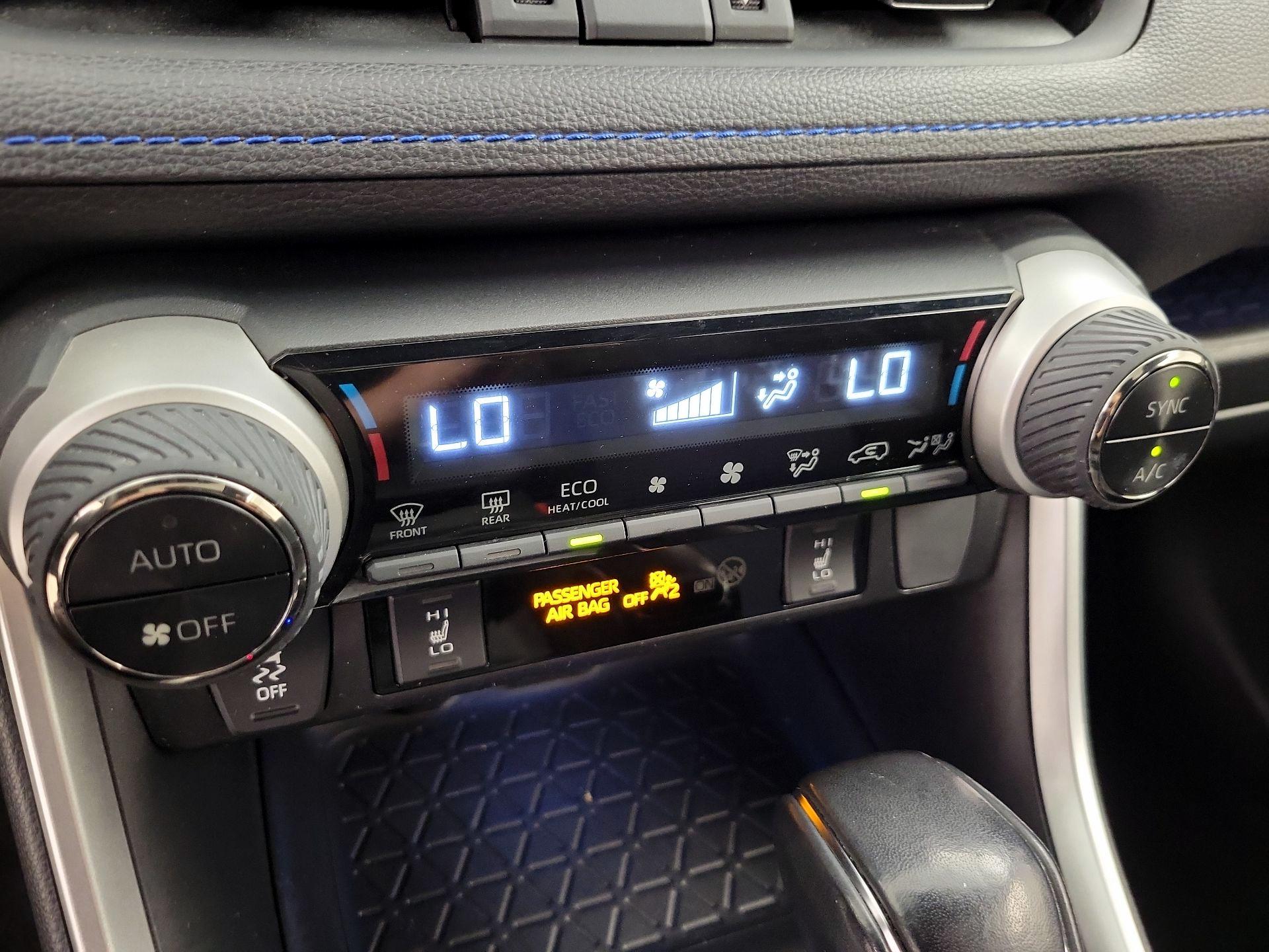 Thumbnail: 2019 Toyota RAV4 - 16