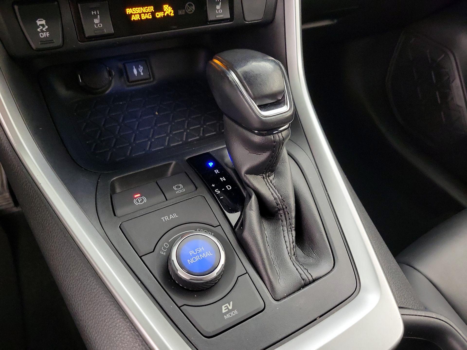 Thumbnail: 2019 Toyota RAV4 - 17