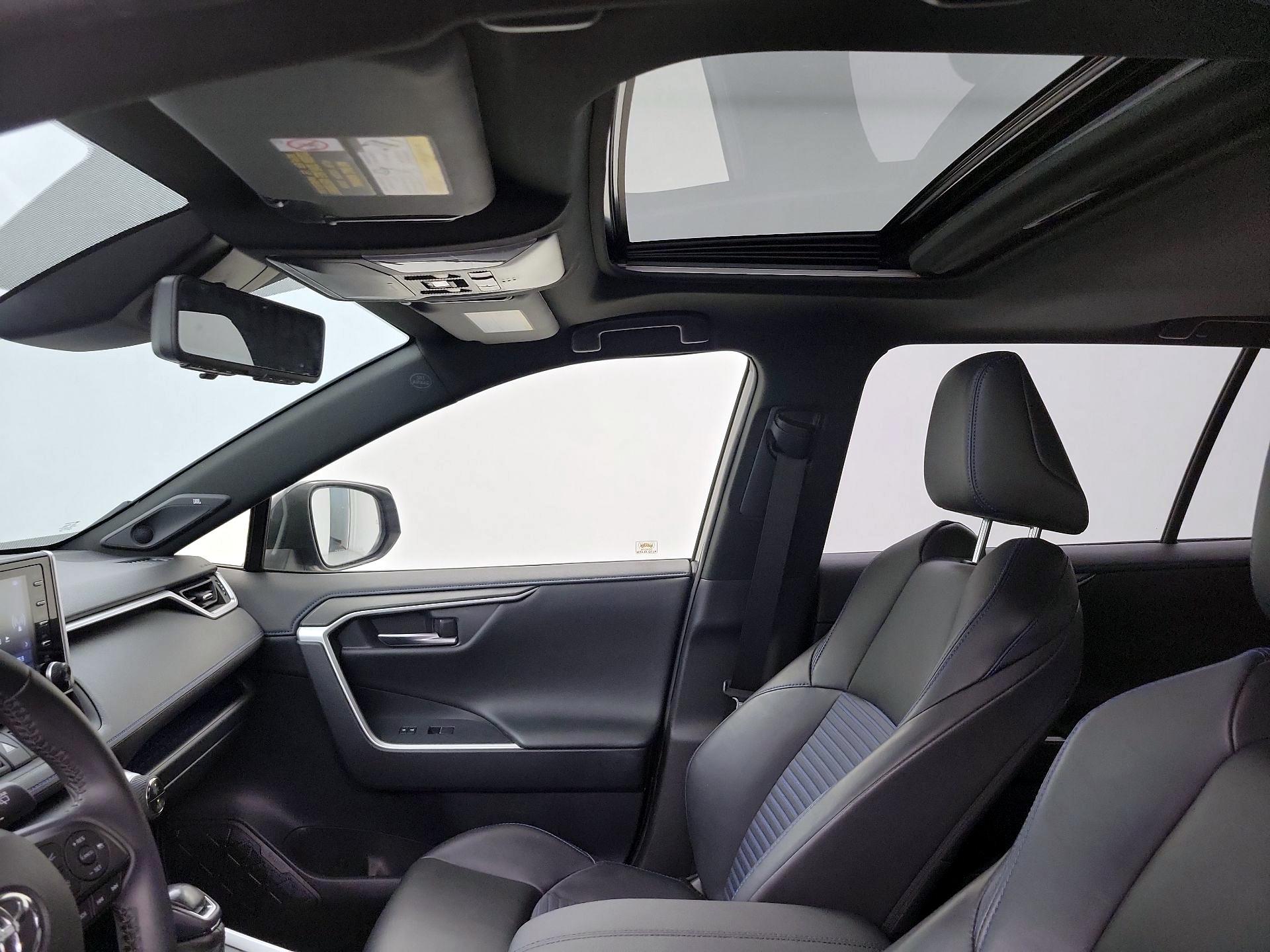Thumbnail: 2019 Toyota RAV4 - 19