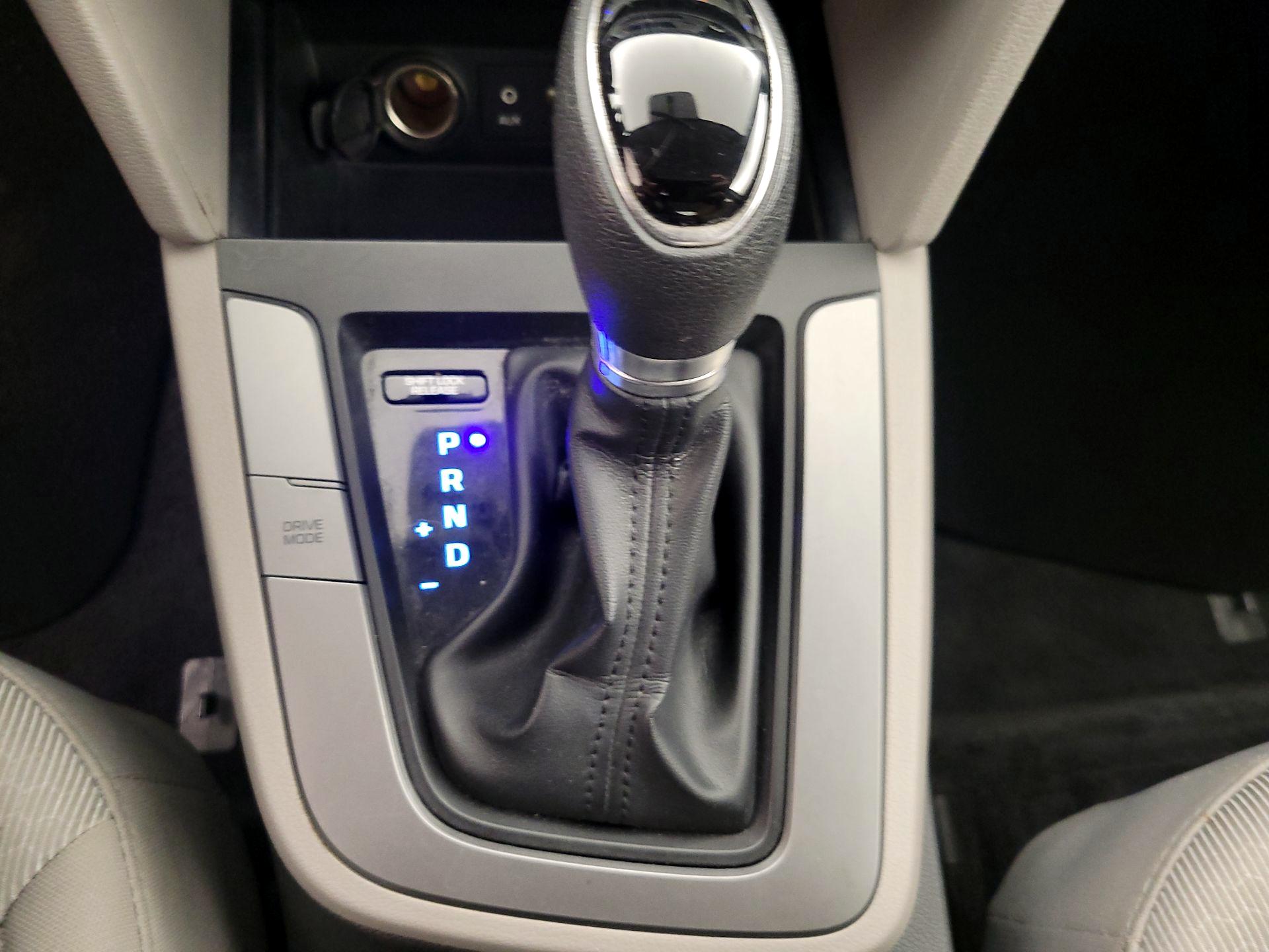Thumbnail: 2017 Hyundai Elantra - 16