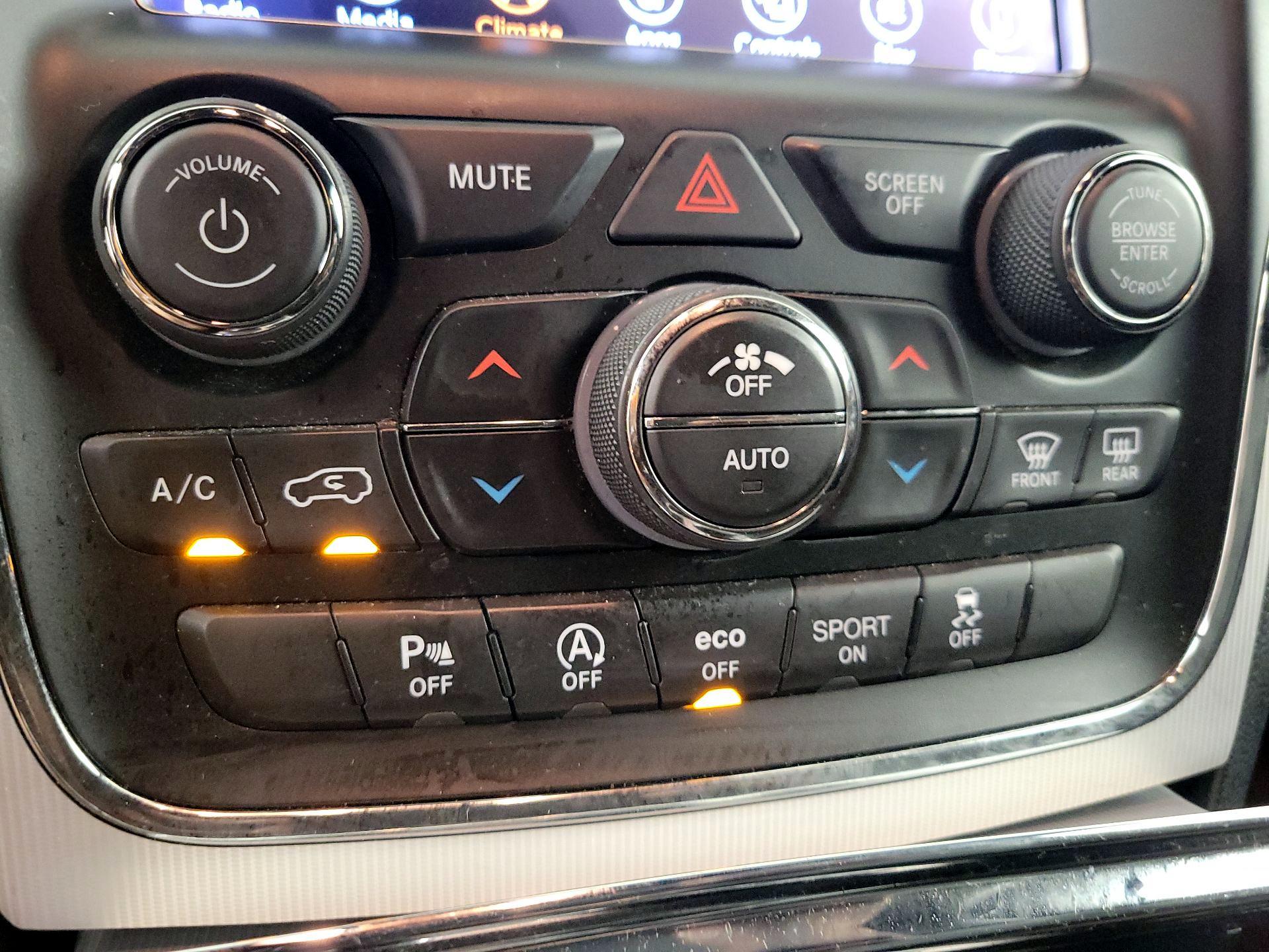 Thumbnail: 2018 Jeep Grand Cherokee - 17