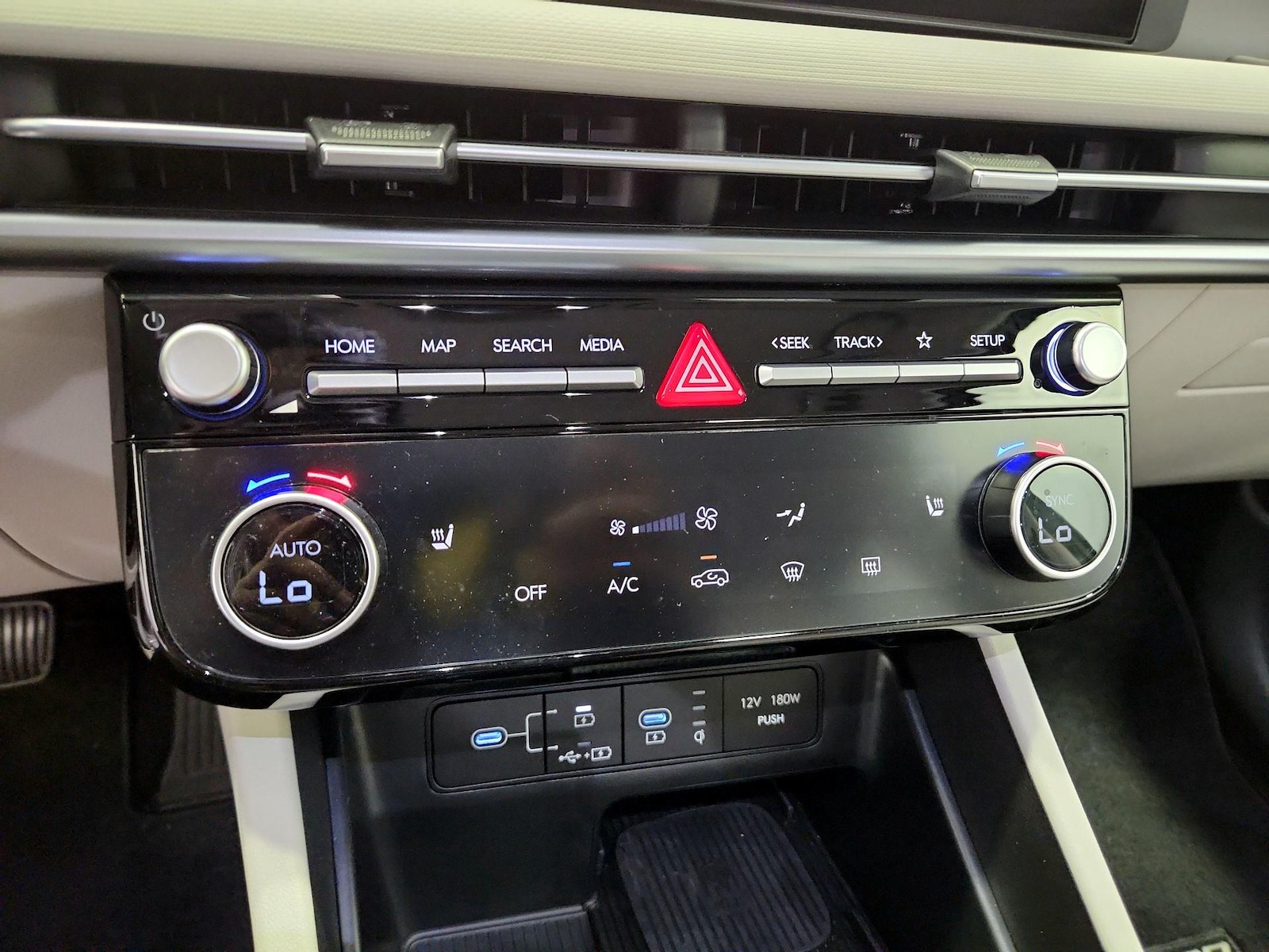 2025 Hyundai Tucson SEL - Photo 17