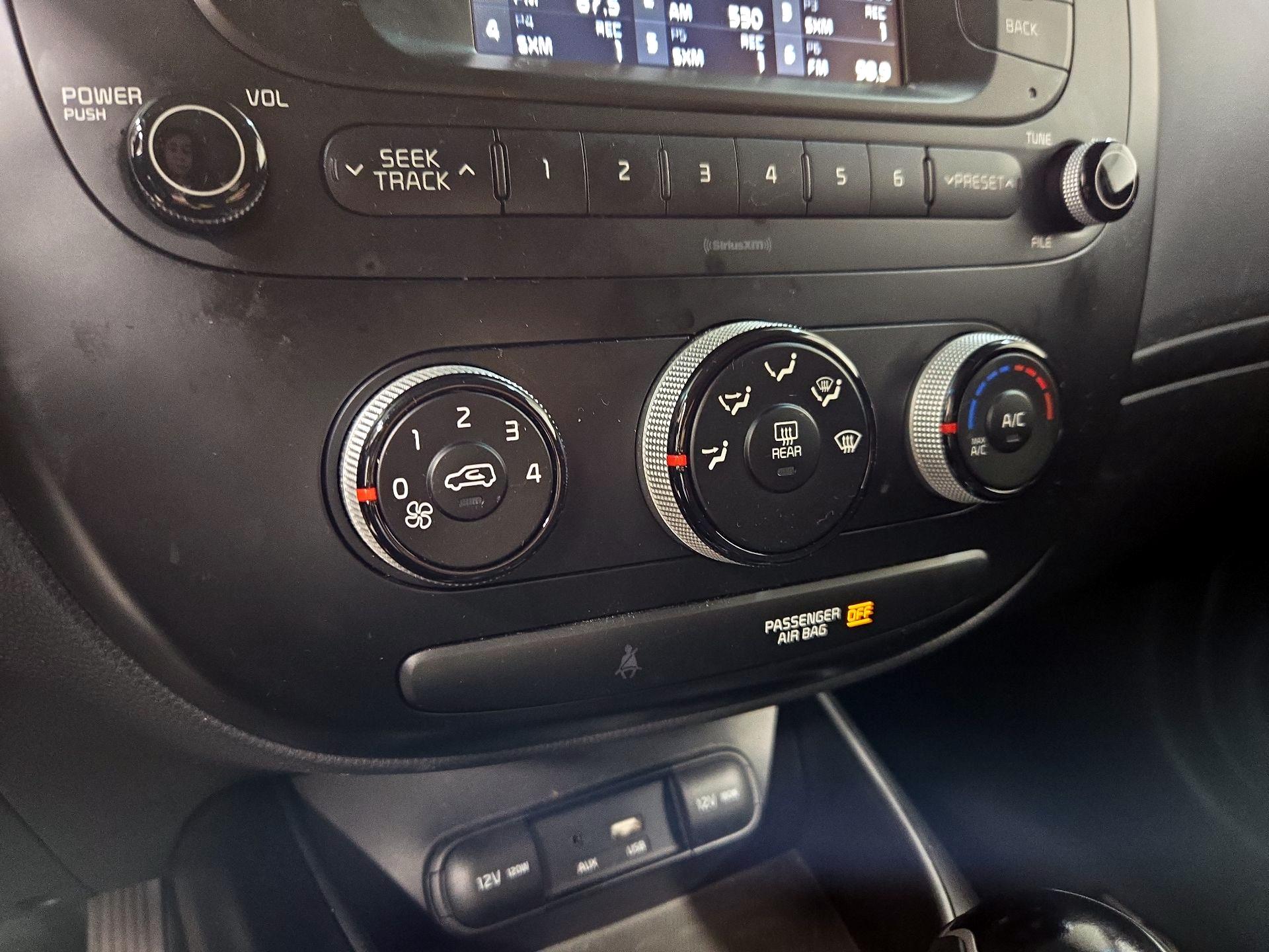 Thumbnail: 2018 Kia Soul - 16