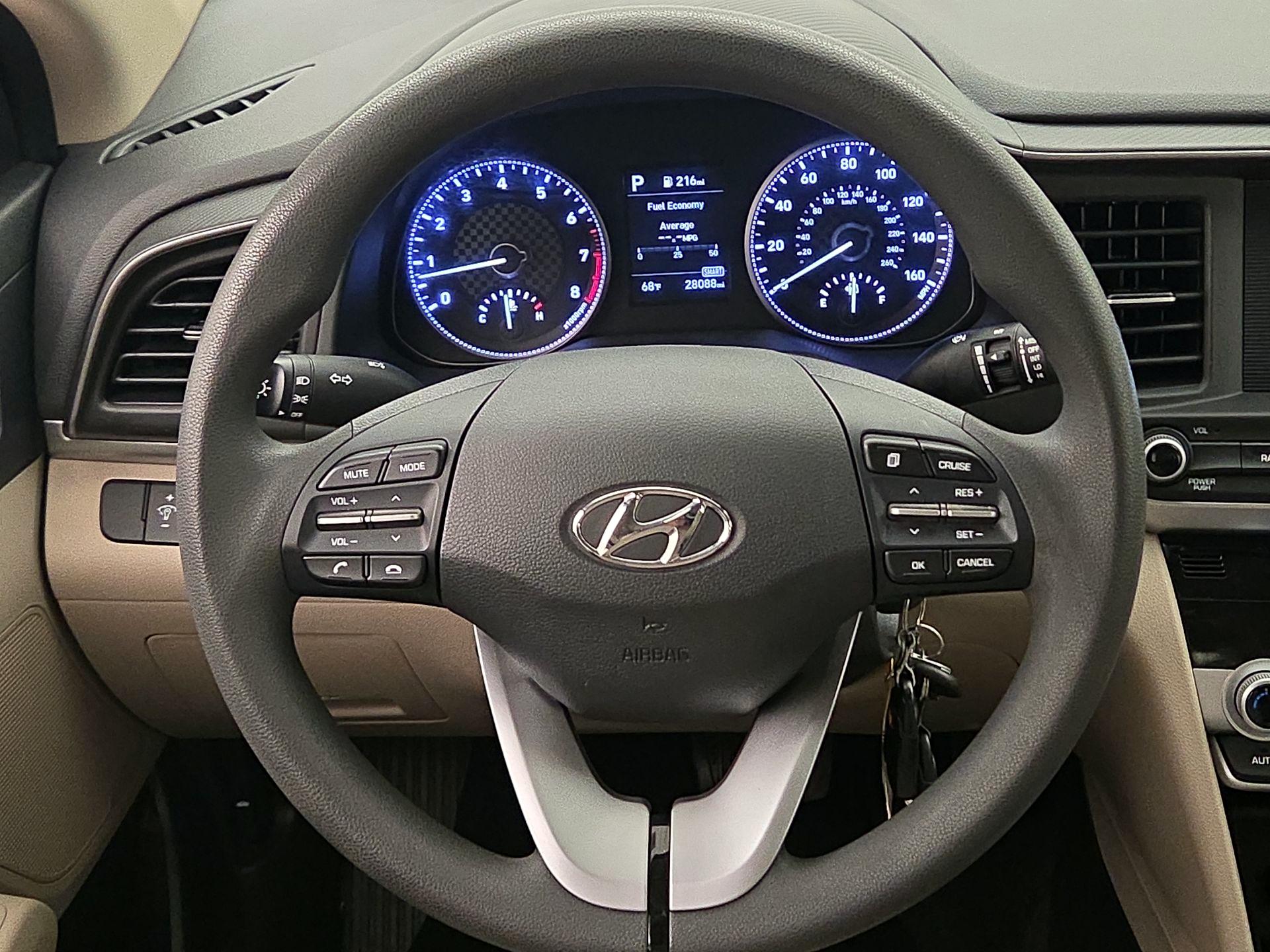 Thumbnail: 2020 Hyundai Elantra - 10