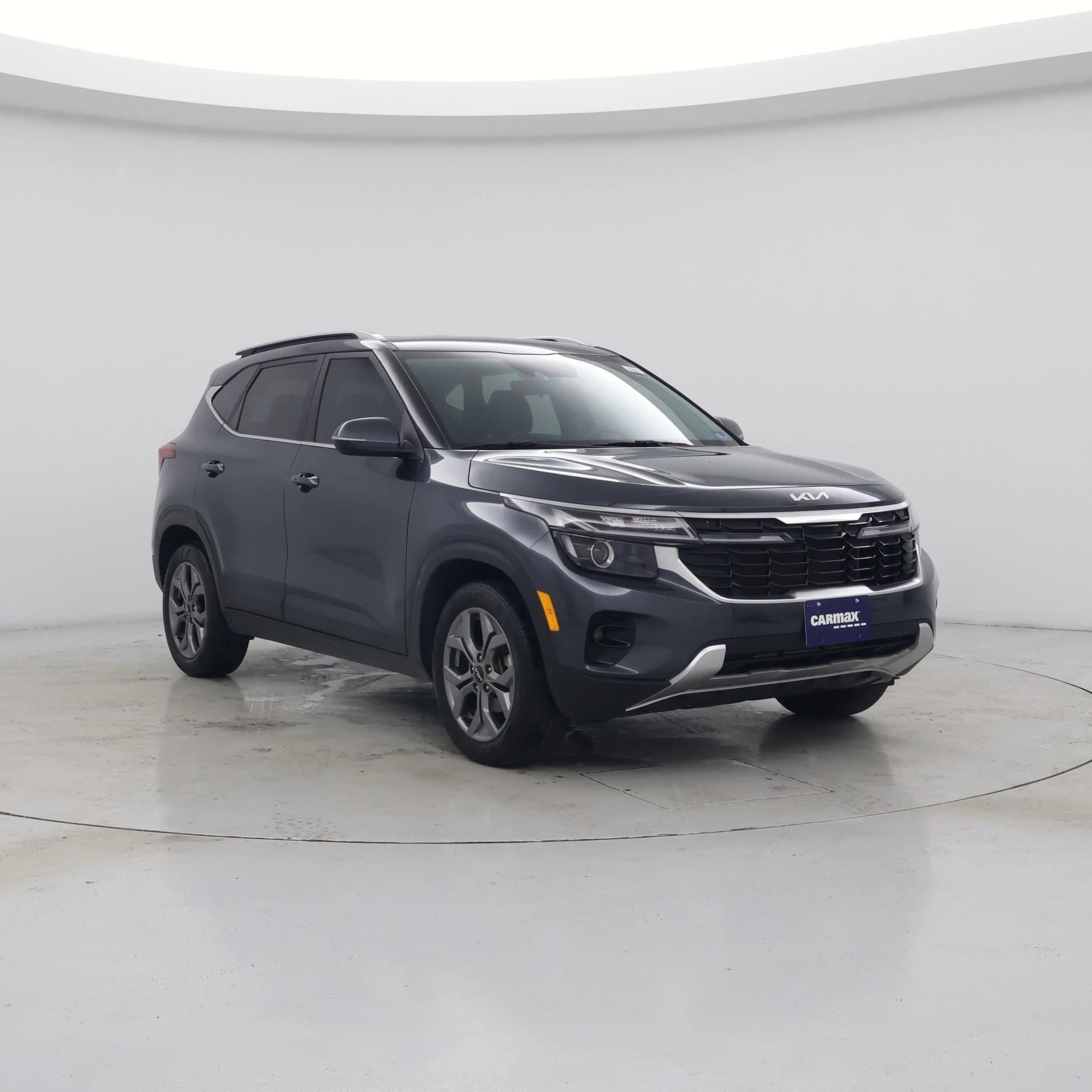 Gray 2024 Kia Seltos SUV / Crossover Front-Wheel Drive Automatic