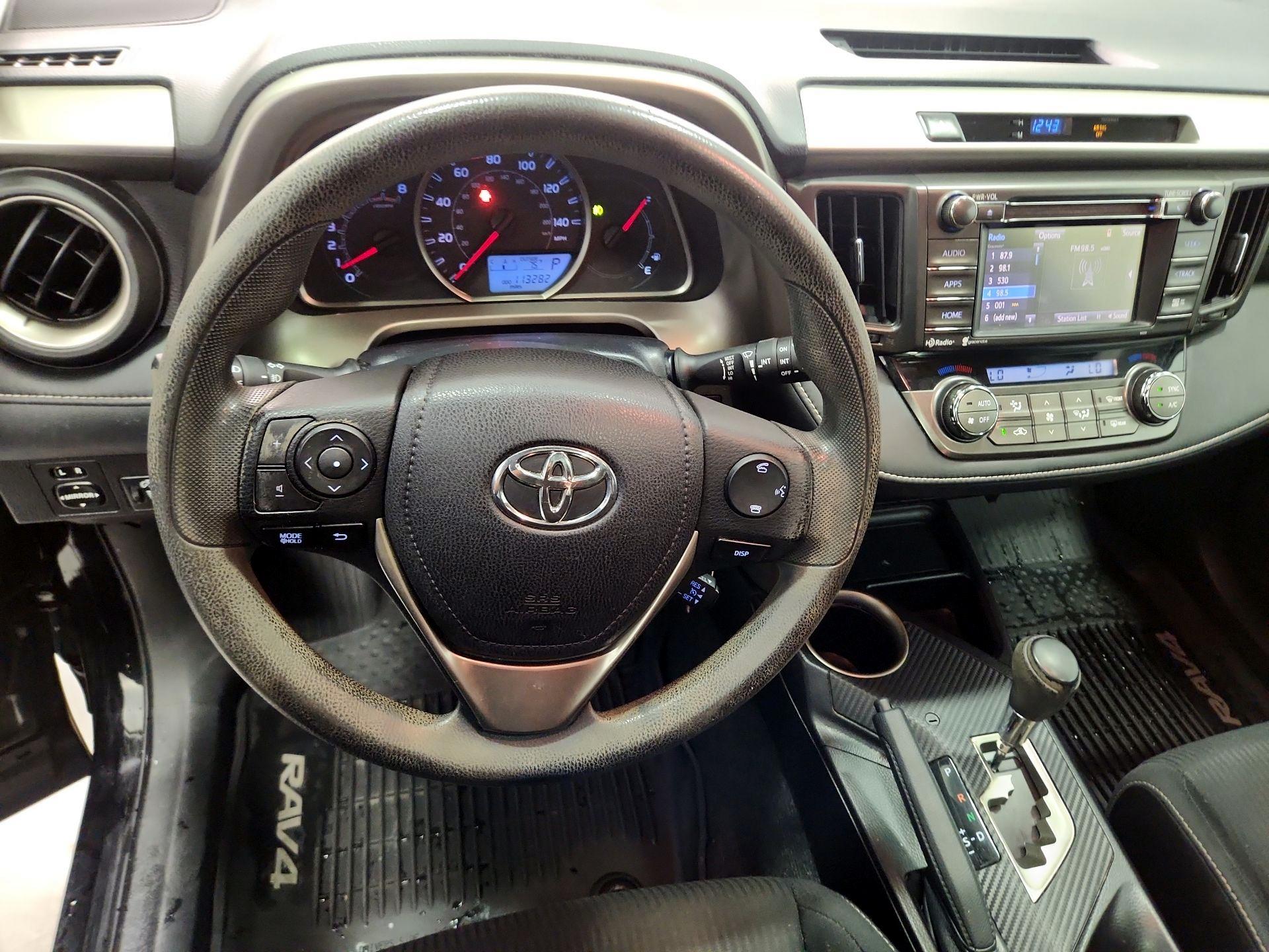 Thumbnail: 2015 Toyota RAV4 - 9