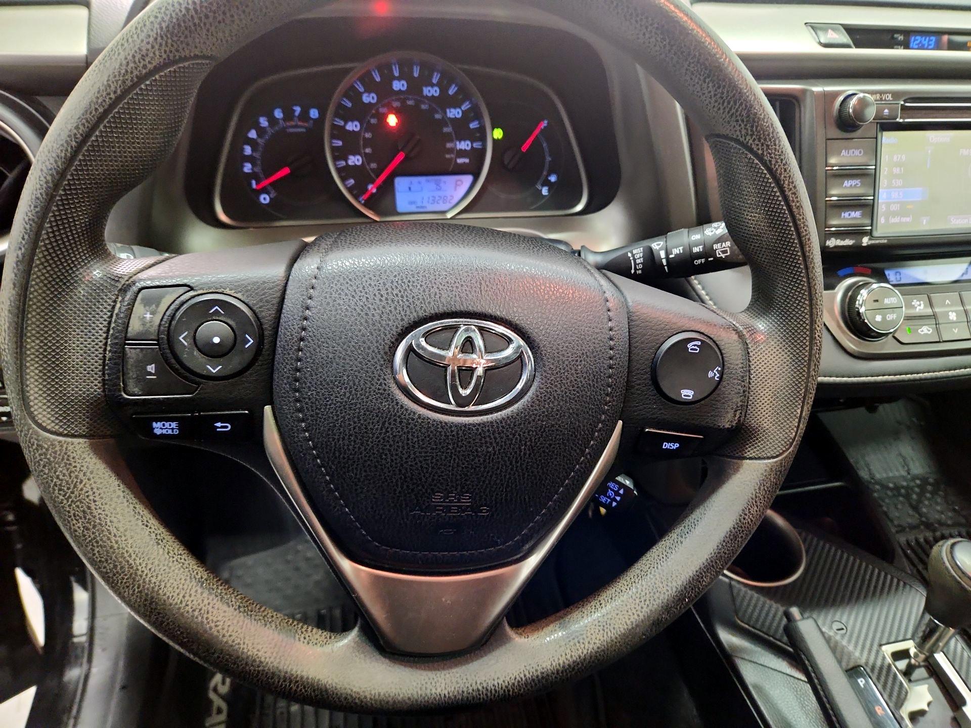 Thumbnail: 2015 Toyota RAV4 - 10