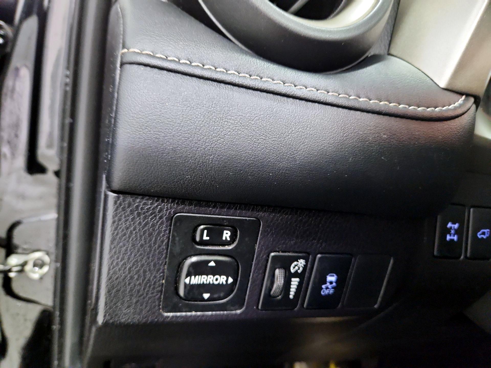 Thumbnail: 2015 Toyota RAV4 - 13