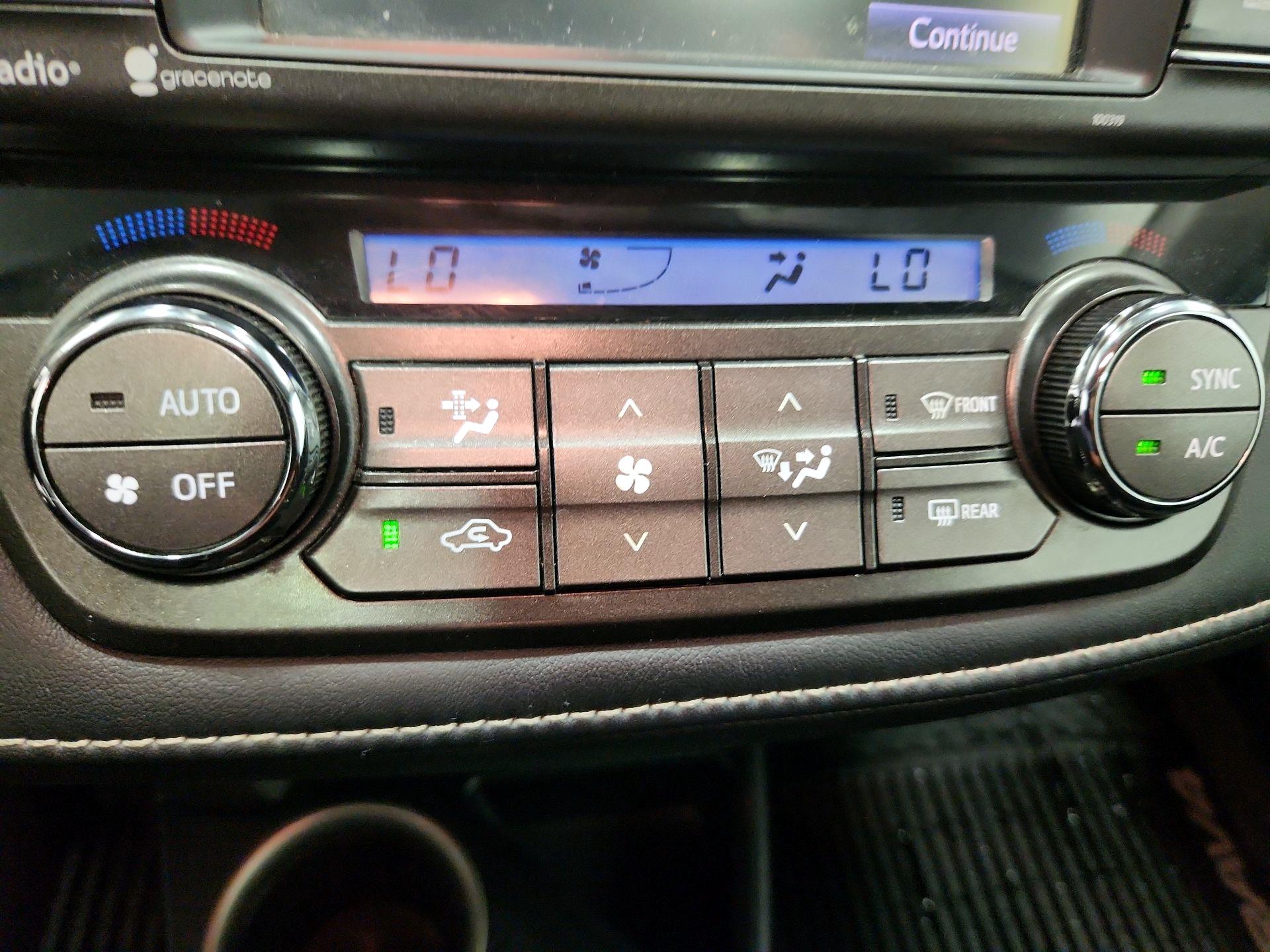 Thumbnail: 2015 Toyota RAV4 - 16