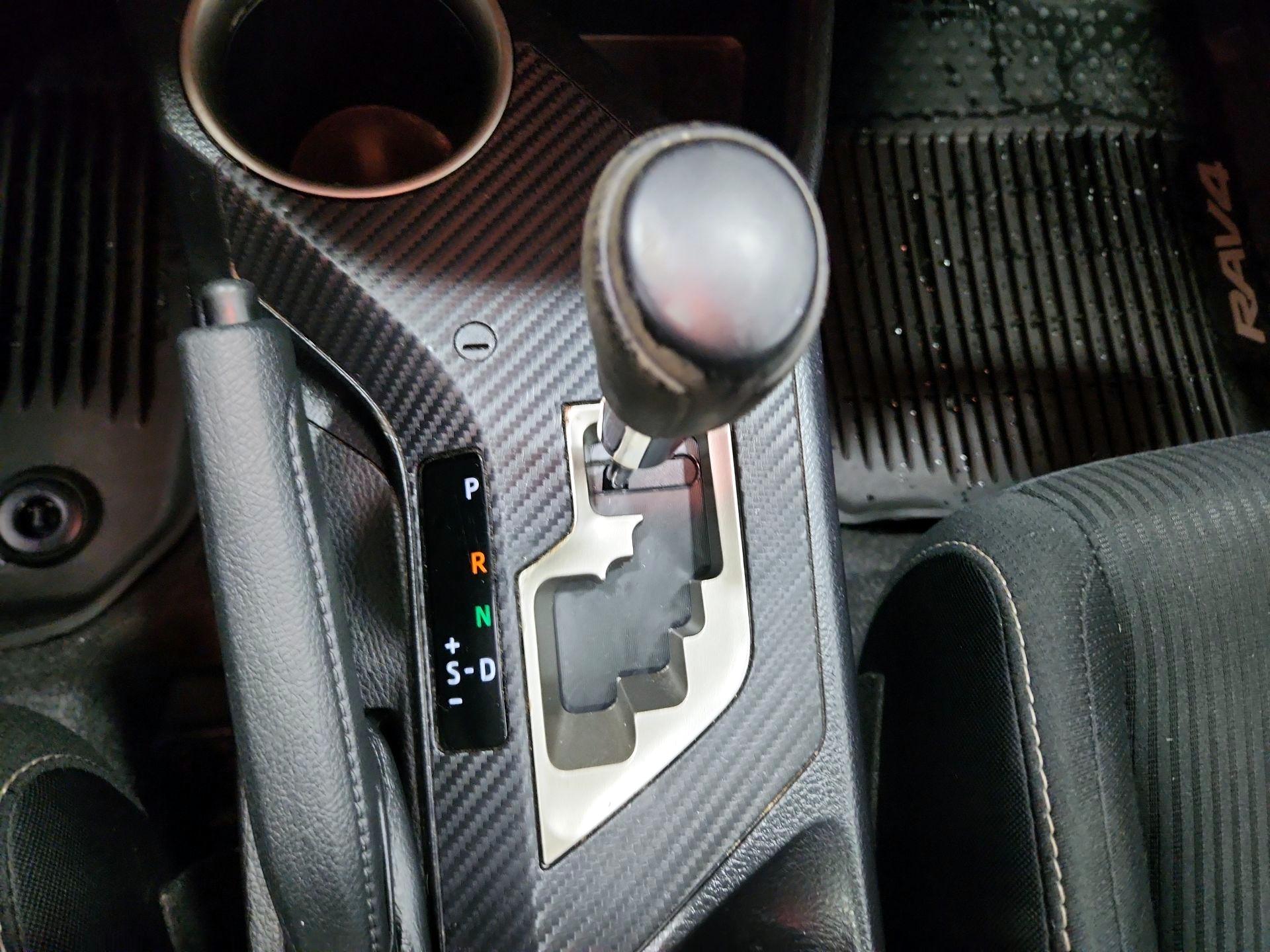 Thumbnail: 2015 Toyota RAV4 - 17