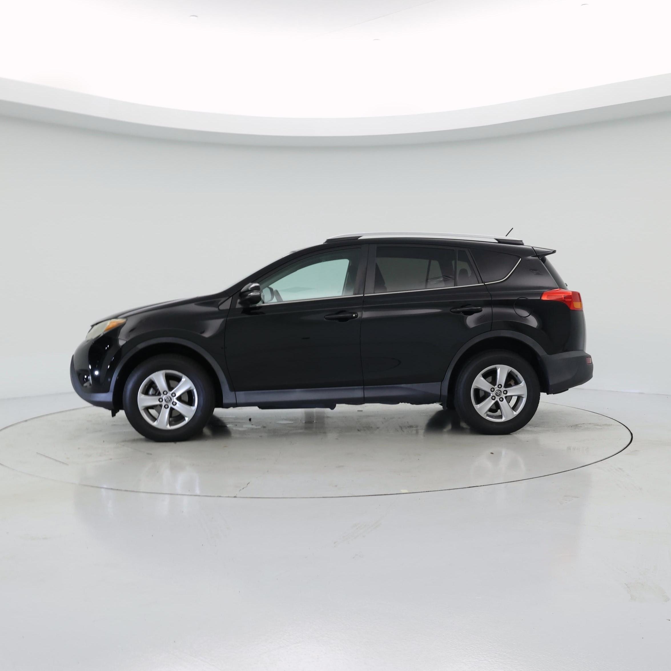 Thumbnail: 2015 Toyota RAV4 - 3