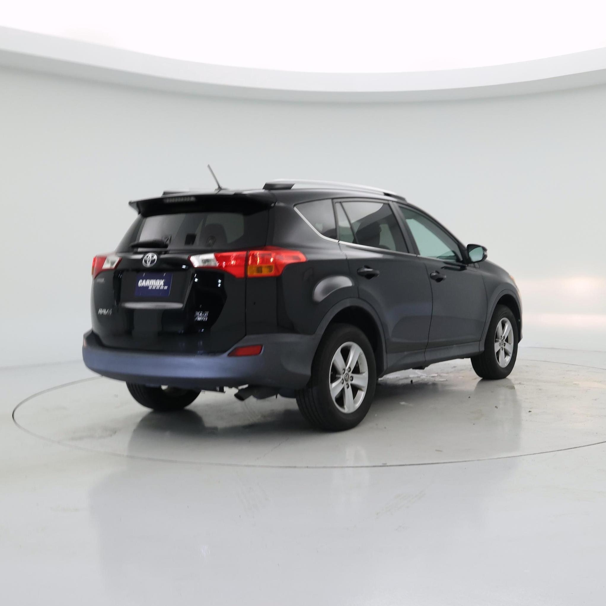 Thumbnail: 2015 Toyota RAV4 - 8
