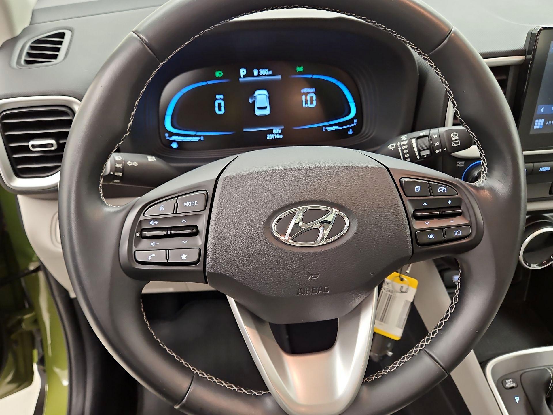 Thumbnail: 2023 Hyundai Venue - 10