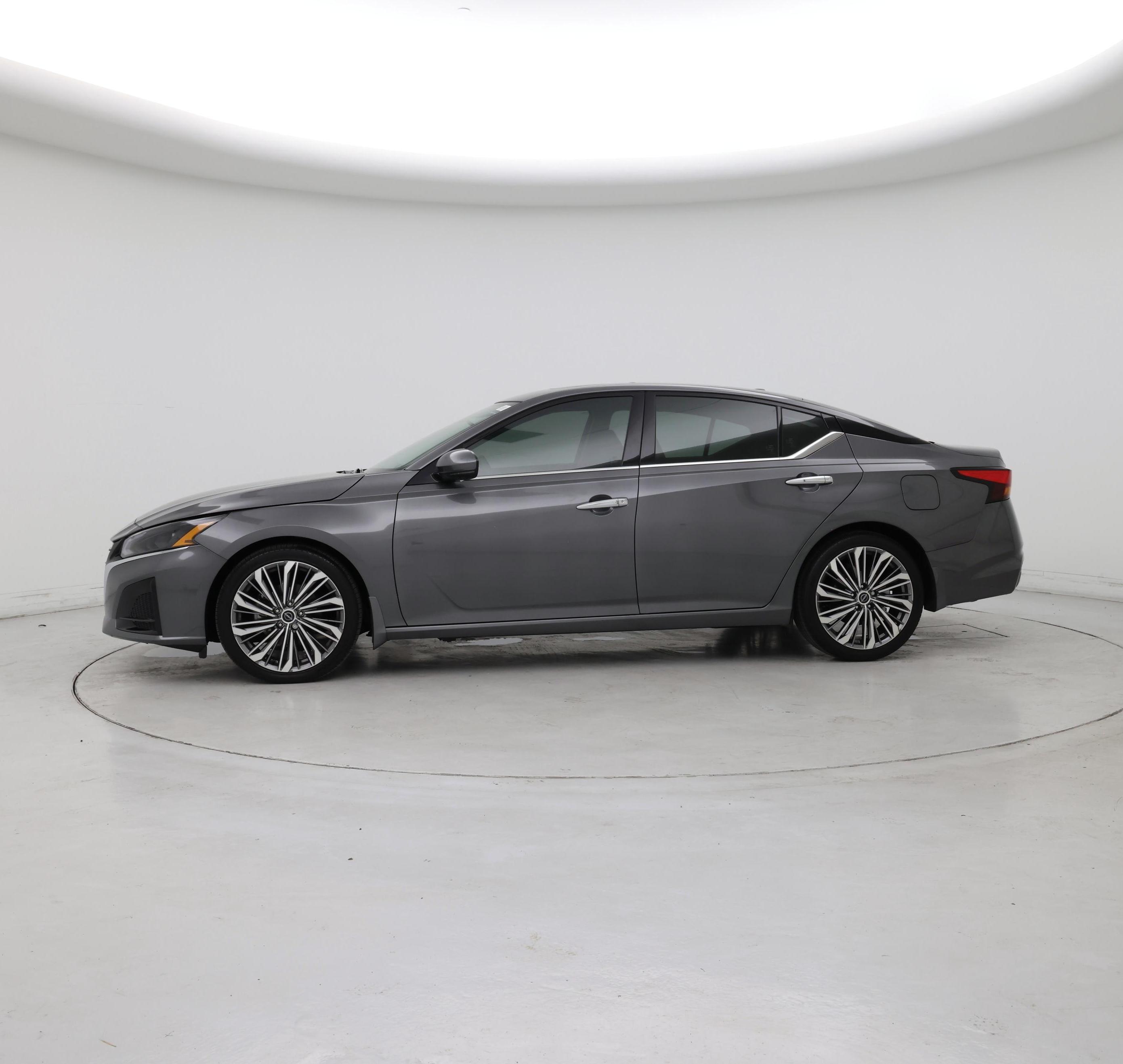 Thumbnail: 2025 Nissan Altima - 3