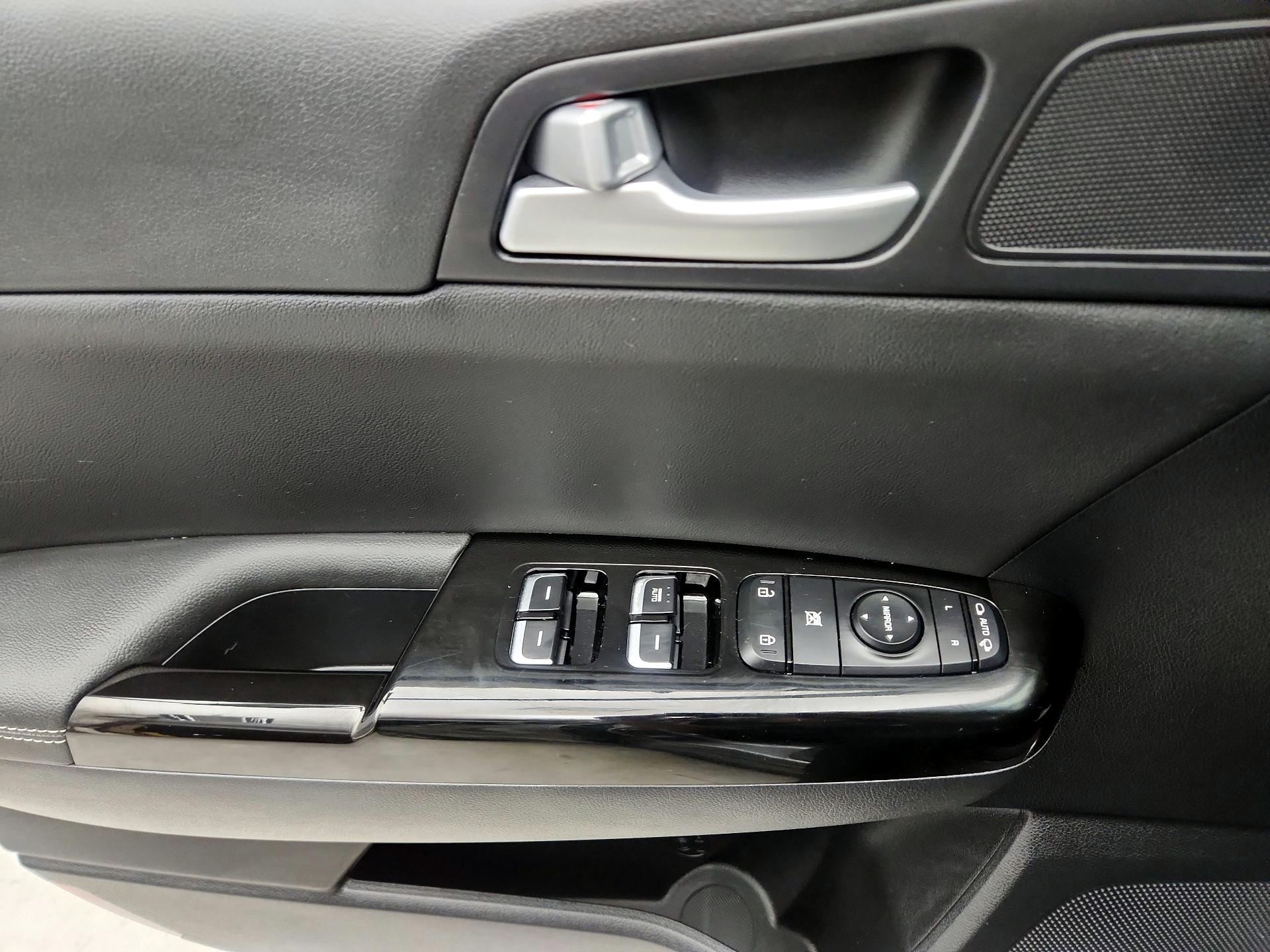 Thumbnail: 2021 Kia Sportage - 12