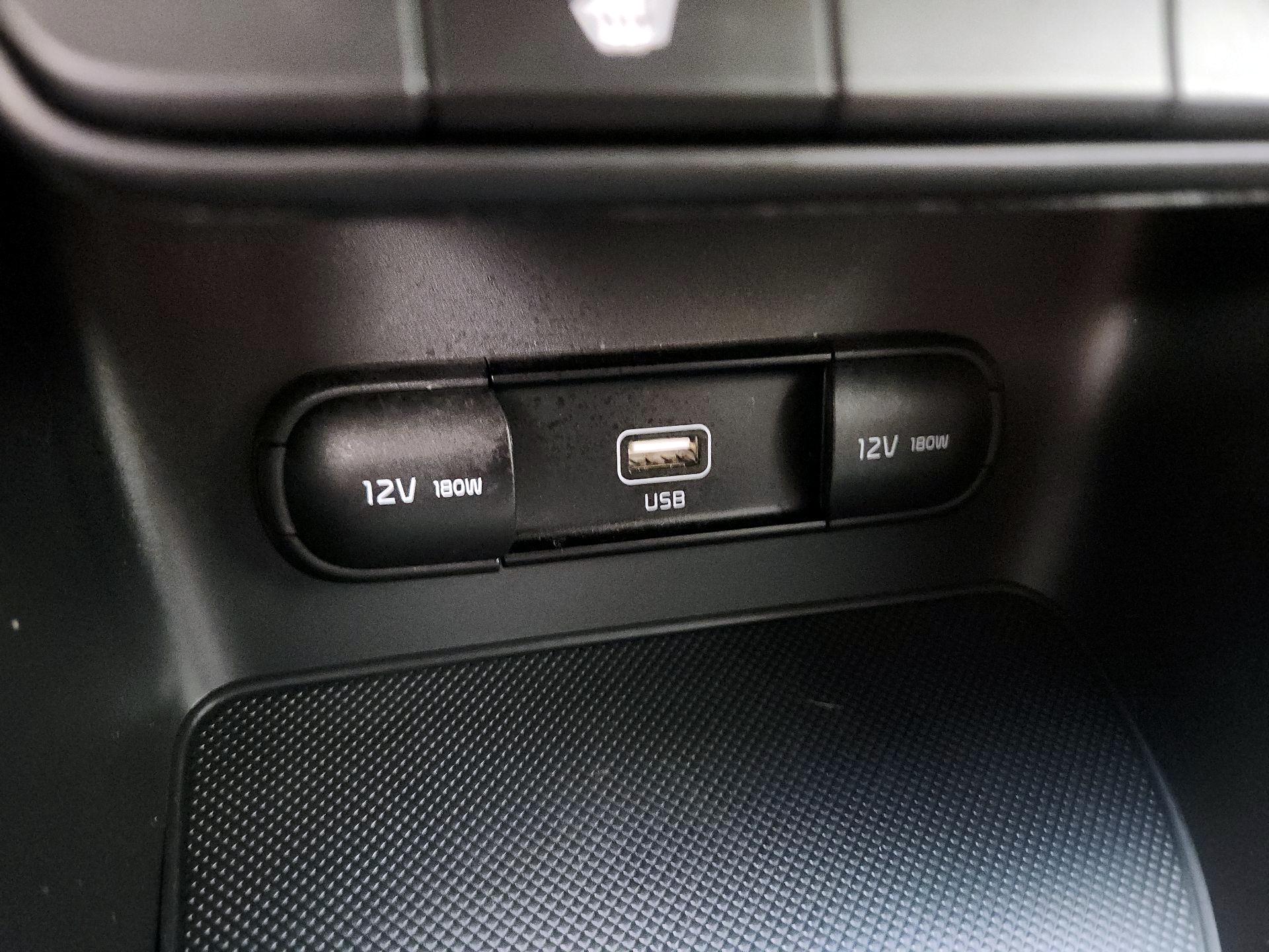 Thumbnail: 2021 Kia Sportage - 18